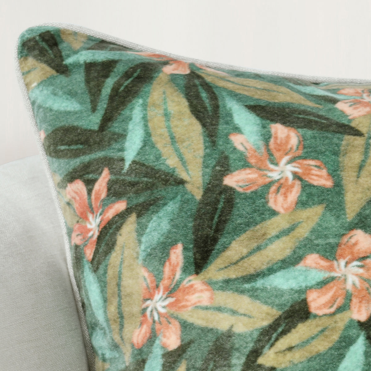CA Lamia Green Multi 22x22 Throw Pillow (Set of 2) - Ornate Home