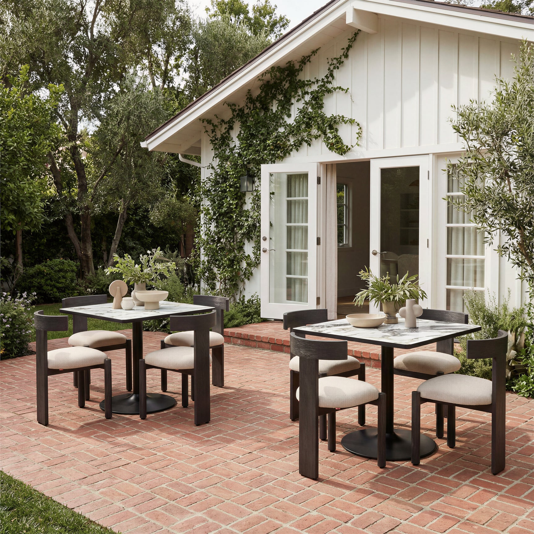 Caliza Gray & Black Dining Table