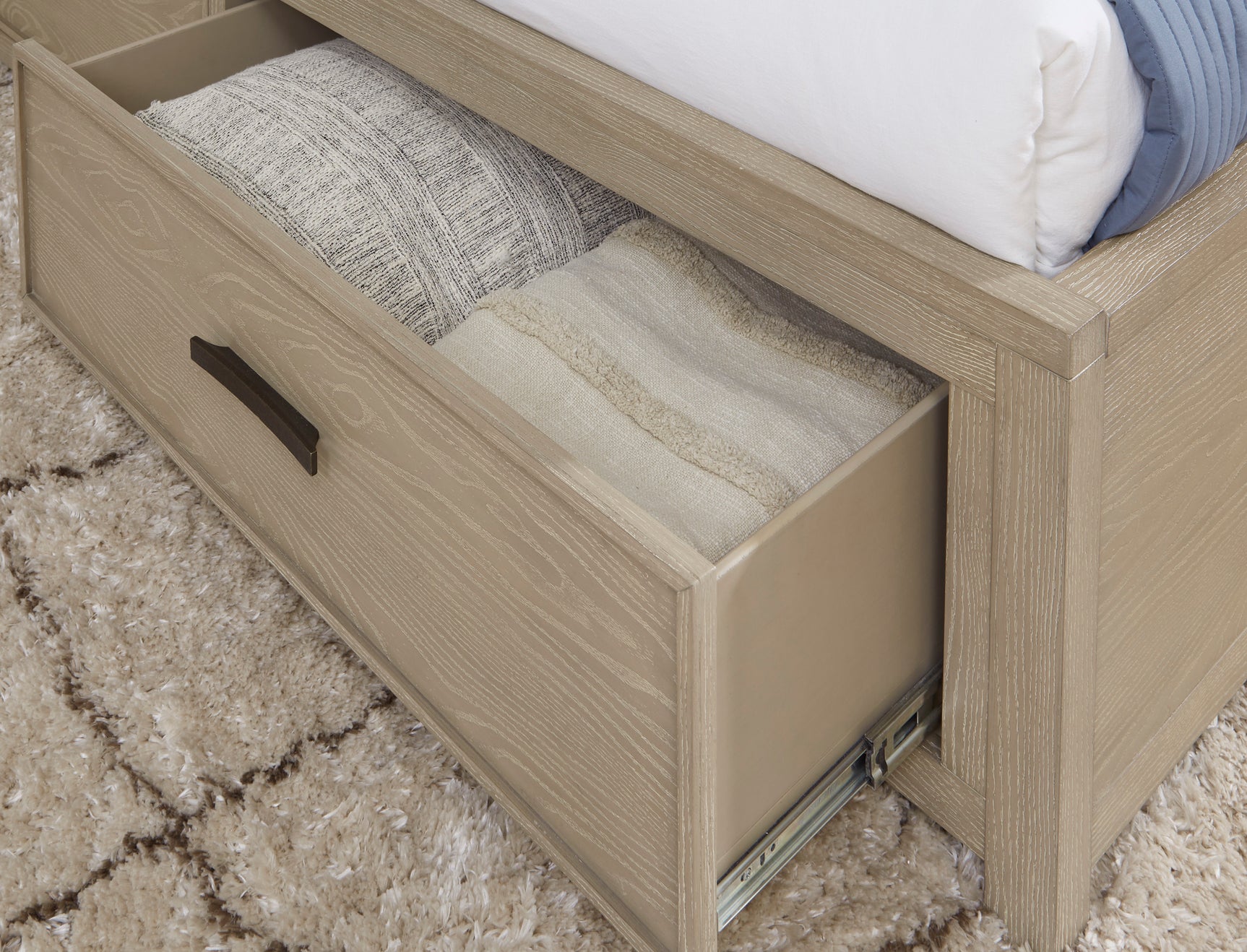 Calmoro Gray 5-Piece Queen Bookcase Bedroom Set - Ornate Home