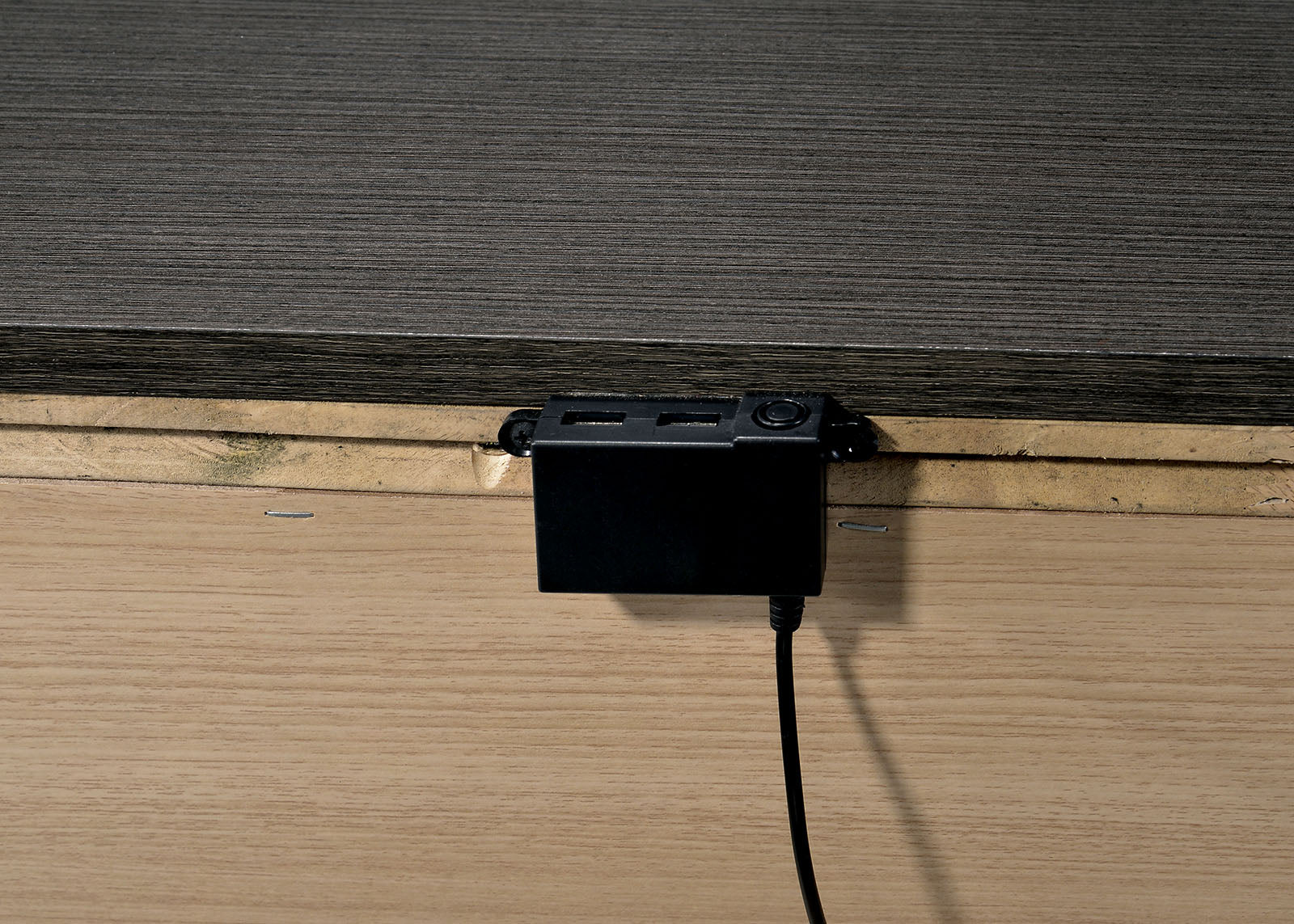 Camryn Warm Gray 5 Pc. Queen Bedroom Set w/ Chest - Ornate Home