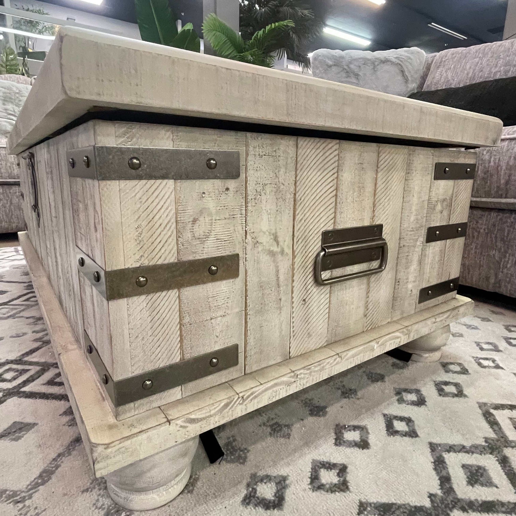 Carynhurst White Wash Gray Lift Top Coffee Table - Ornate Home