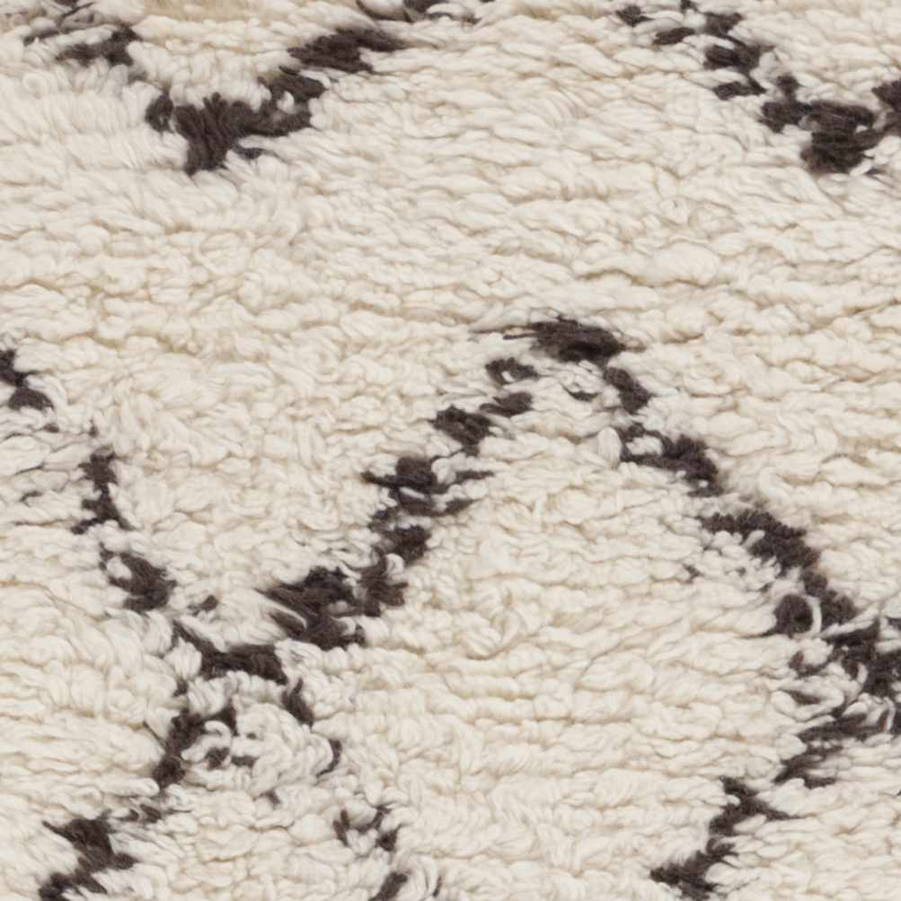 Catoosa White/Black Trellis Wool Rug - Clearance - Ornate Home