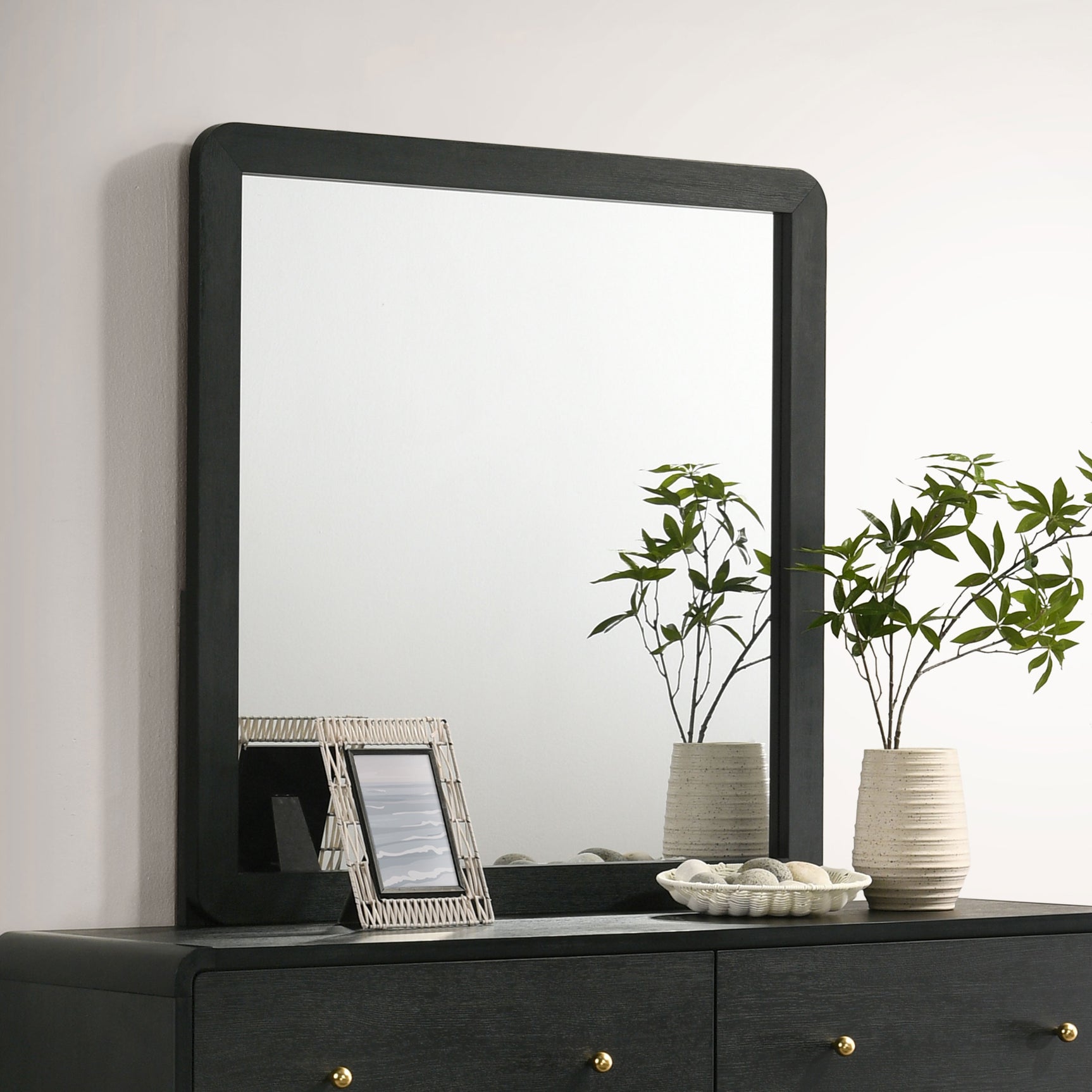 Cavelle BLACK Dresser and Mirror - Ornate Home