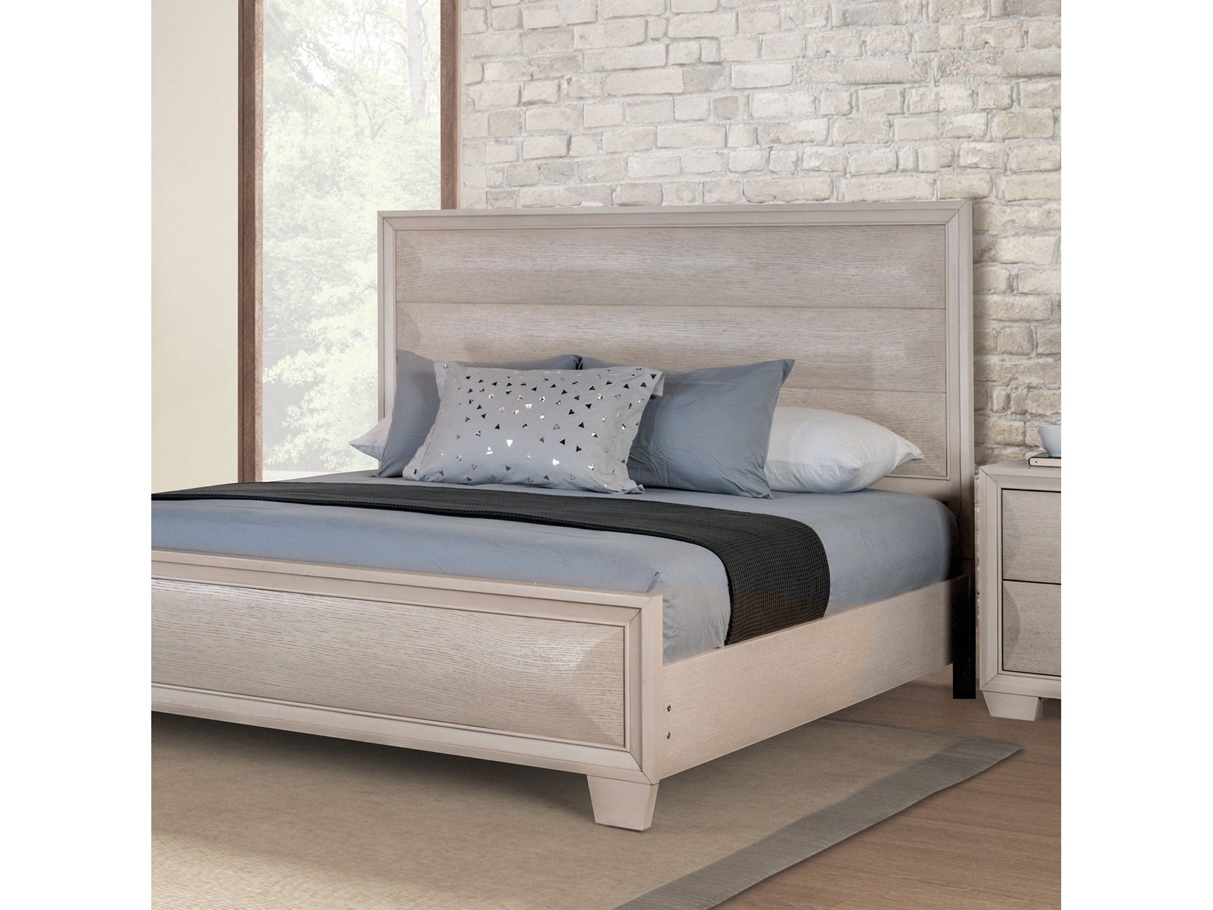 Chemnitz White Queen Bed - Ornate Home