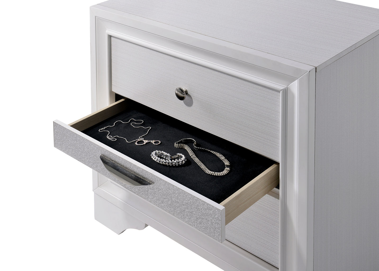 Chrissy White 4 Pc. Queen Bedroom Set - Ornate Home