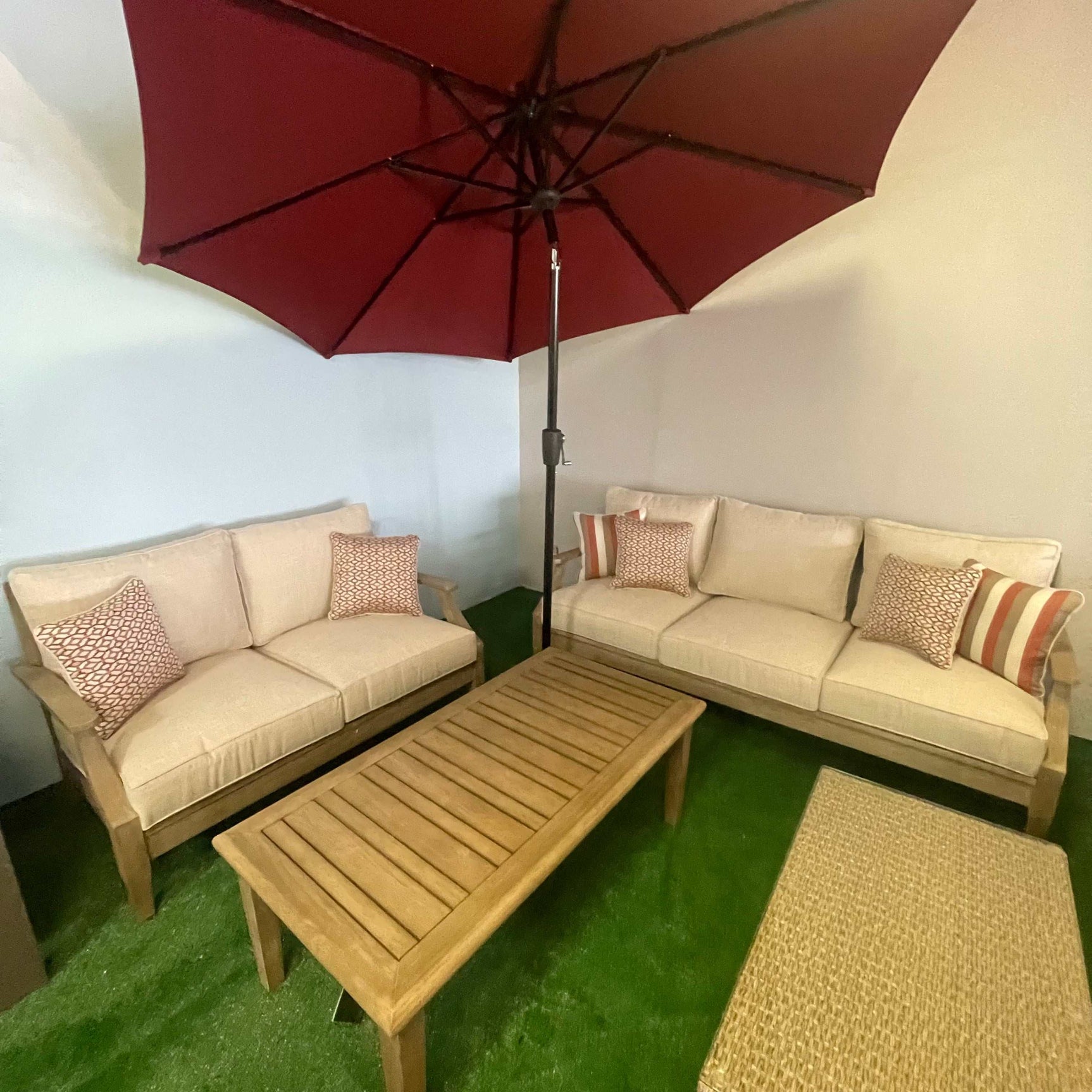 Clare View Outdoor Seating Group / 4pc - Ornate Home