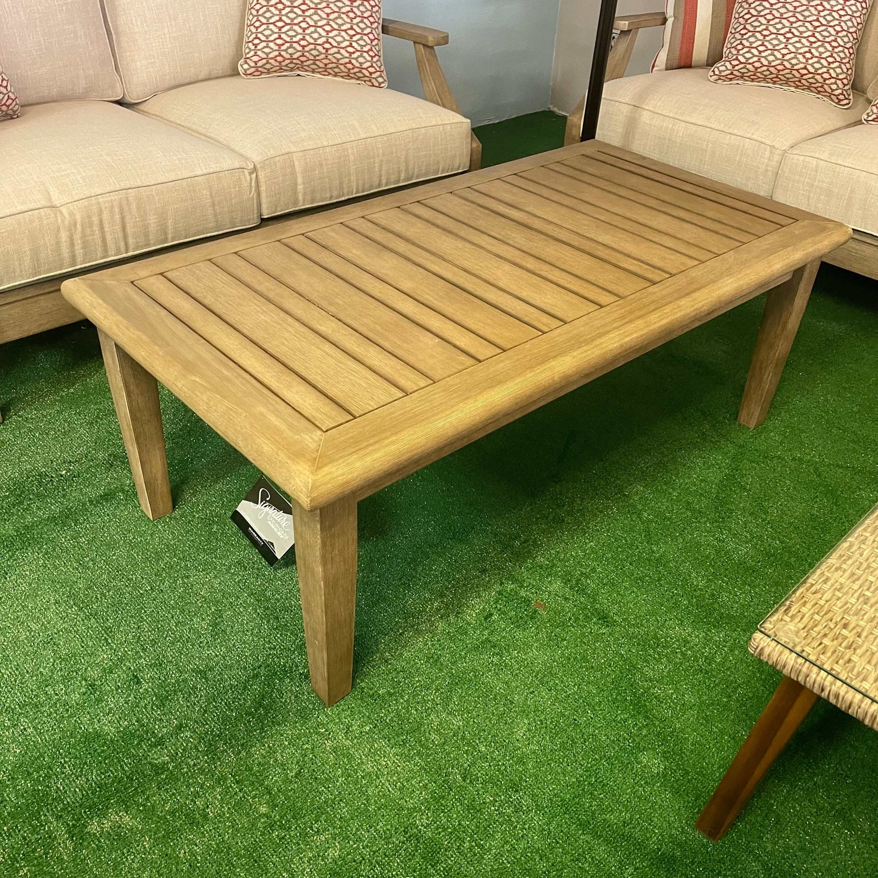 Clare View Outdoor Seating Group / 5pc - Ornate Home