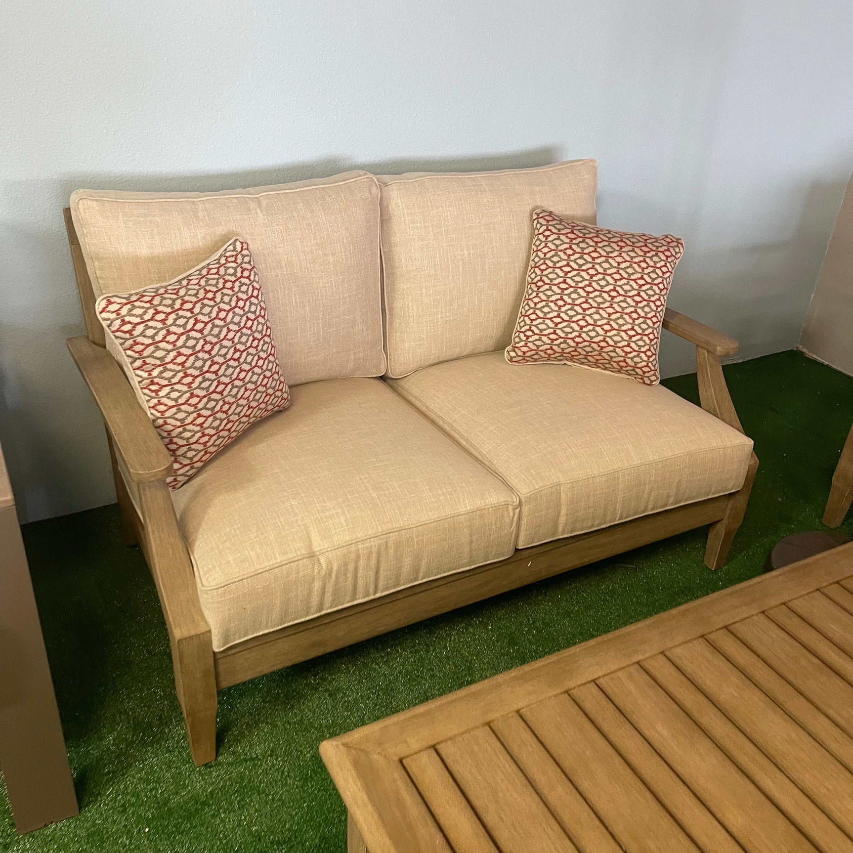 Clare View Outdoor Seating Group / 5pc - Ornate Home