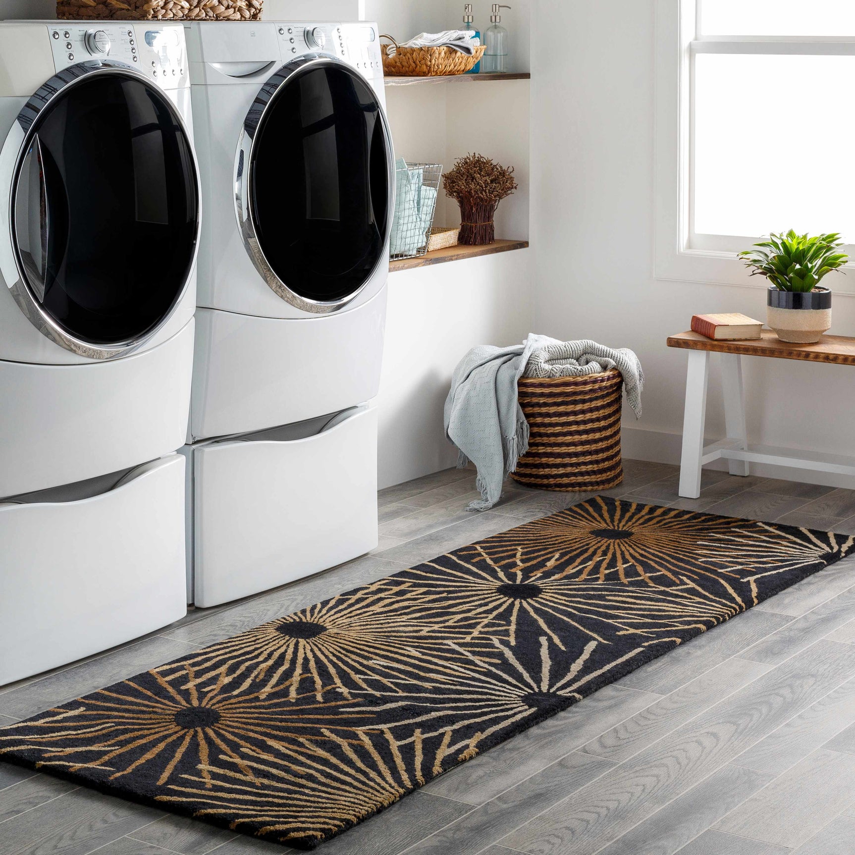 Clover Black Modern Wool Rug - Ornate Home