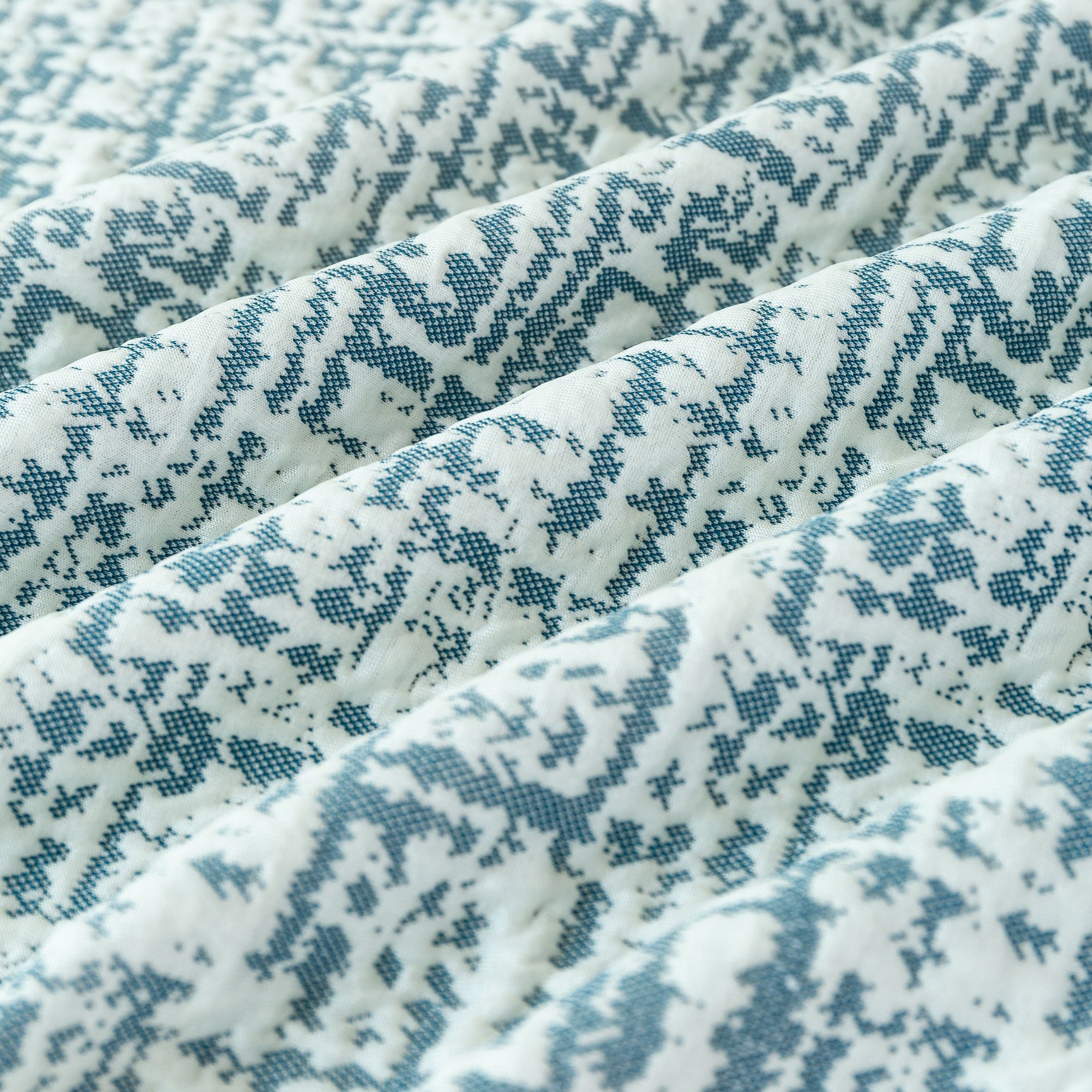 Cooling Throws for Sofas and Chairs, Scratch Resistant Couch Protector Blanket - Ornate Home