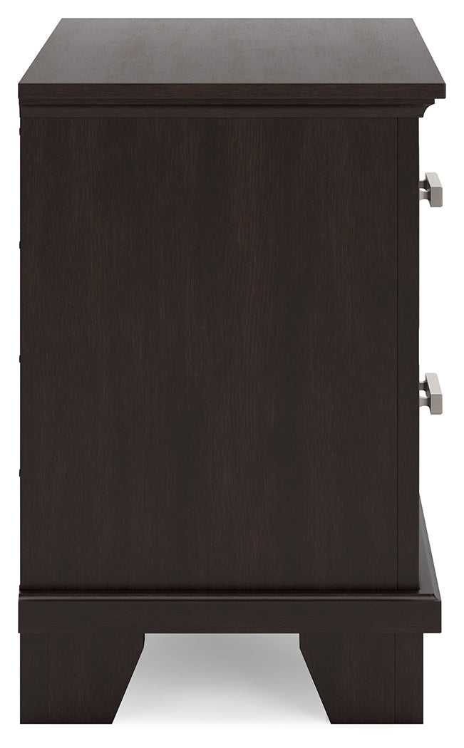Covetown Dark Brown Queen Panel Bedroom Set with Nightstand (Online Special Price) - Ornate Home