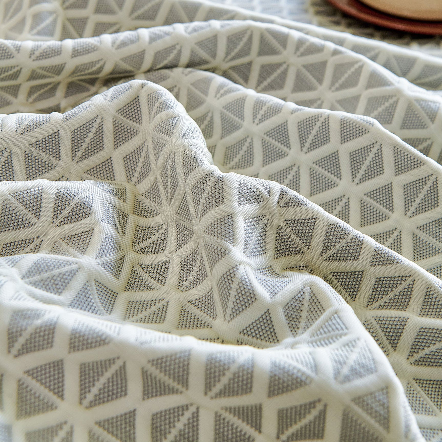 Fresh Geometric Sofa Throw Cover, Modern Textured Breathable Couch Protector Blanket