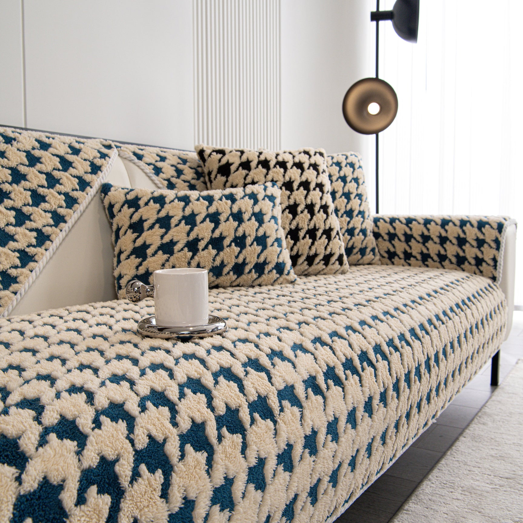 Winter Thickened Sherpa Fleece Houndstooth Sofa Cushion, Non-slip Sofa Cover with Plush