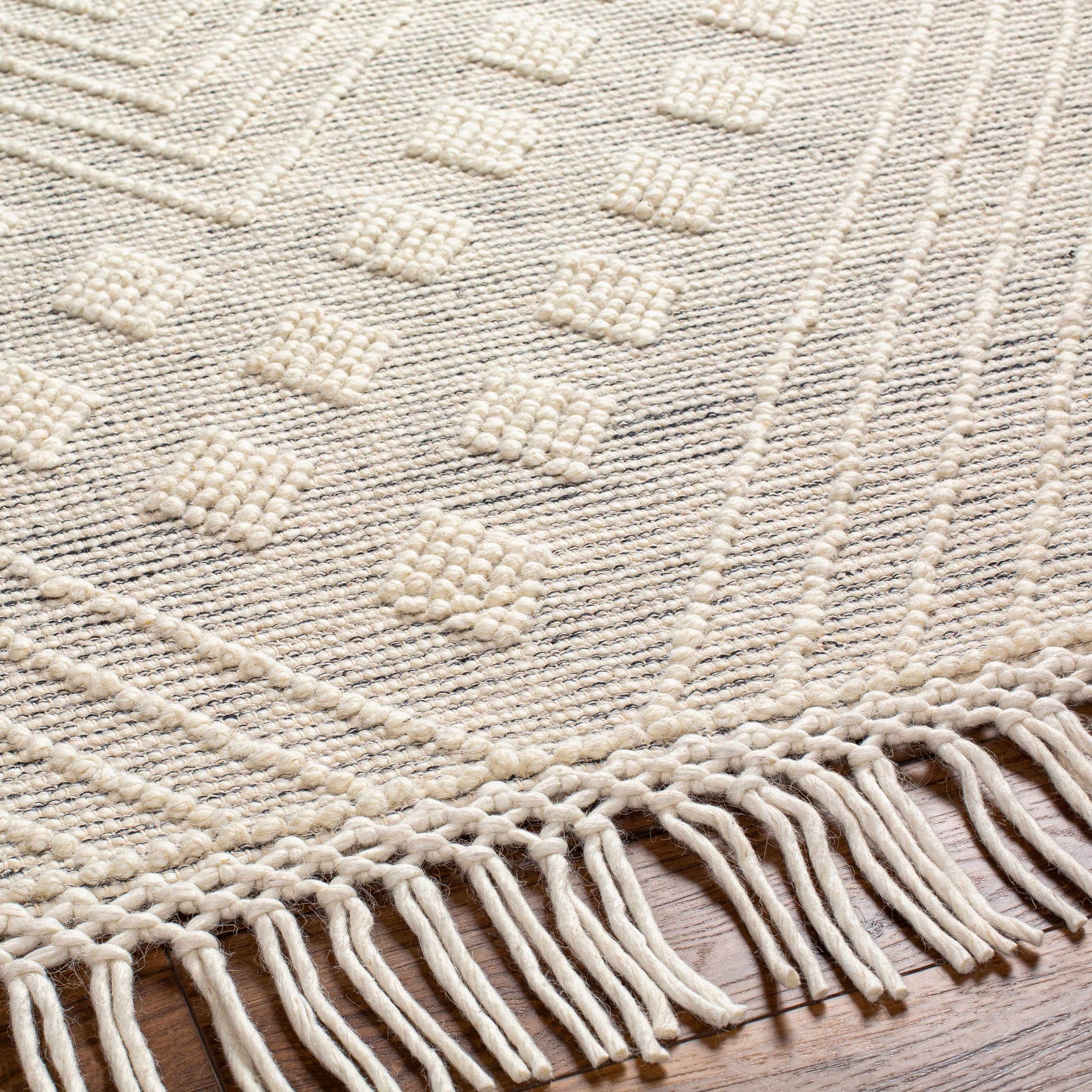 Dama Wool Rug with Tassels - Clearance - Ornate Home