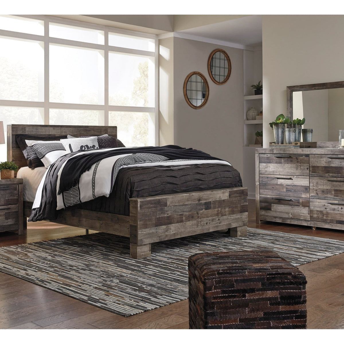 Ashley Furniture Derekson Multi Gray Queen Panel Bedroom Set with ...