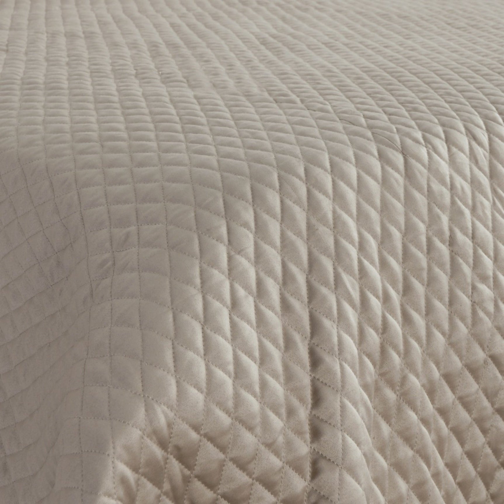 Diamond Pebble Quilt Collection - Ornate Home