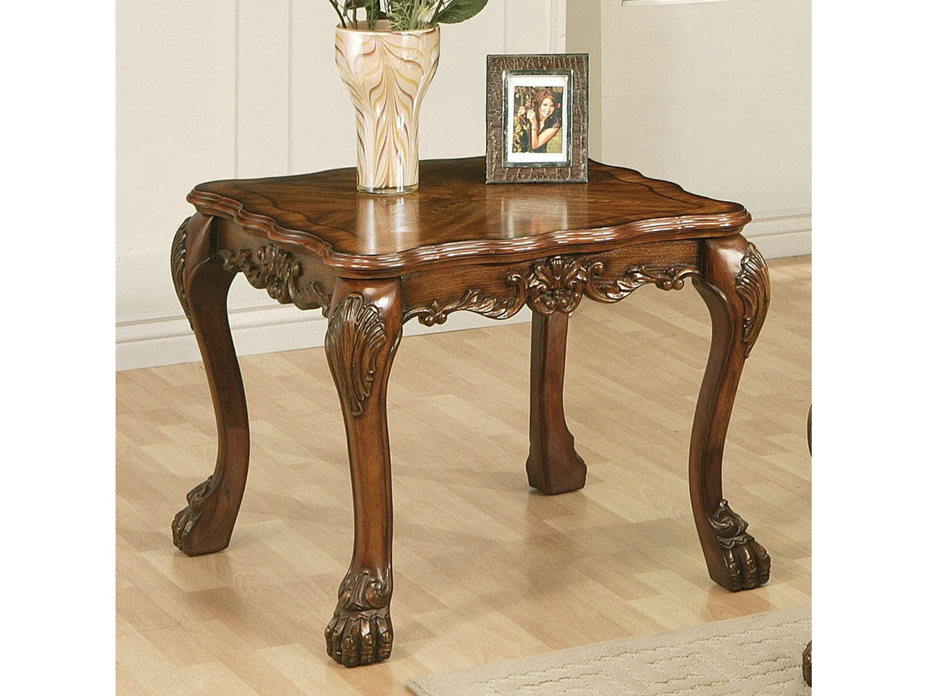 Dresden Traditional End Table in Cherry Oak - Ornate Home