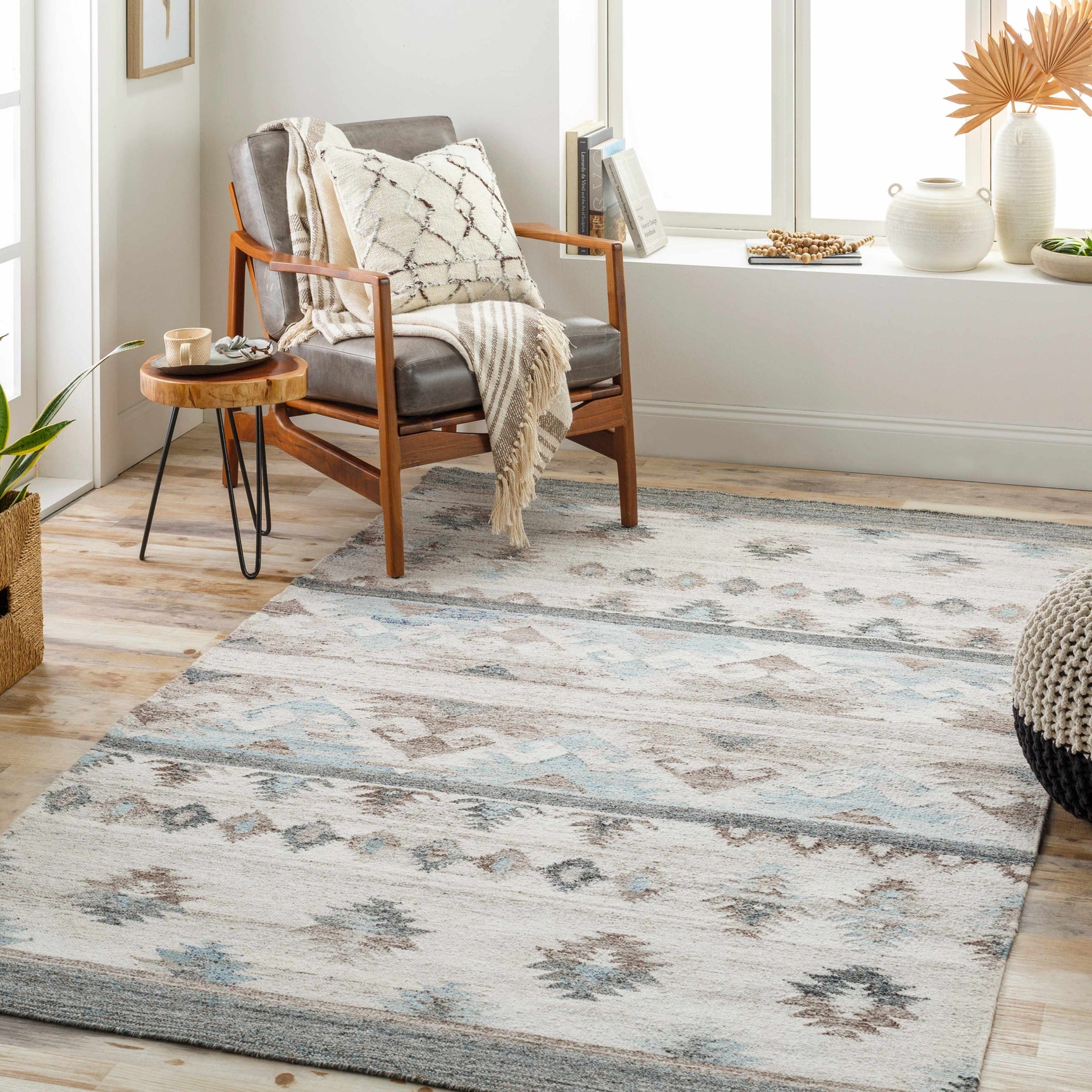 Duyen Area Rug - Clearance - Ornate Home