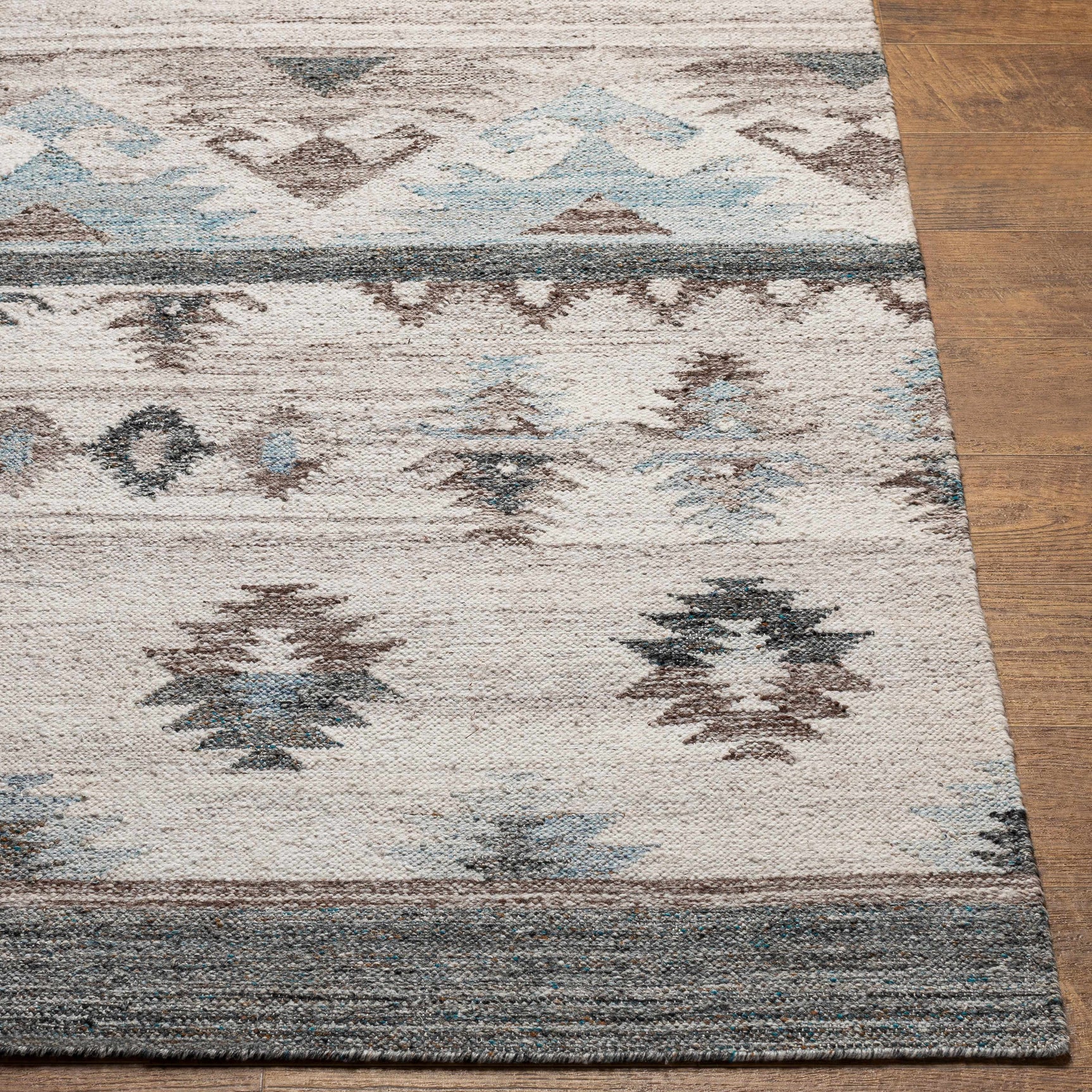 Duyen Area Rug - Clearance - Ornate Home