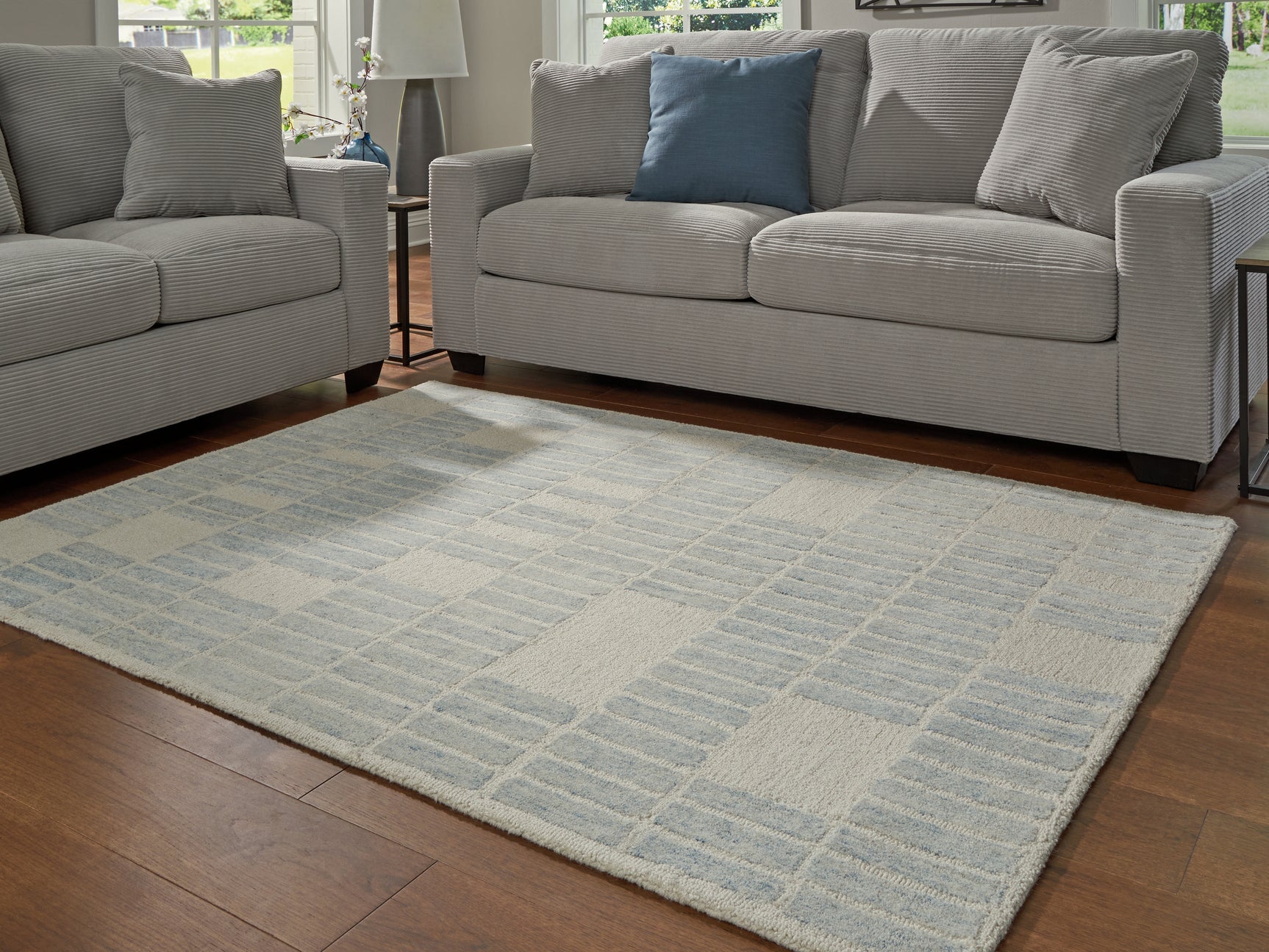 Dylanton Ivory/Blue Medium Rug - Ornate Home