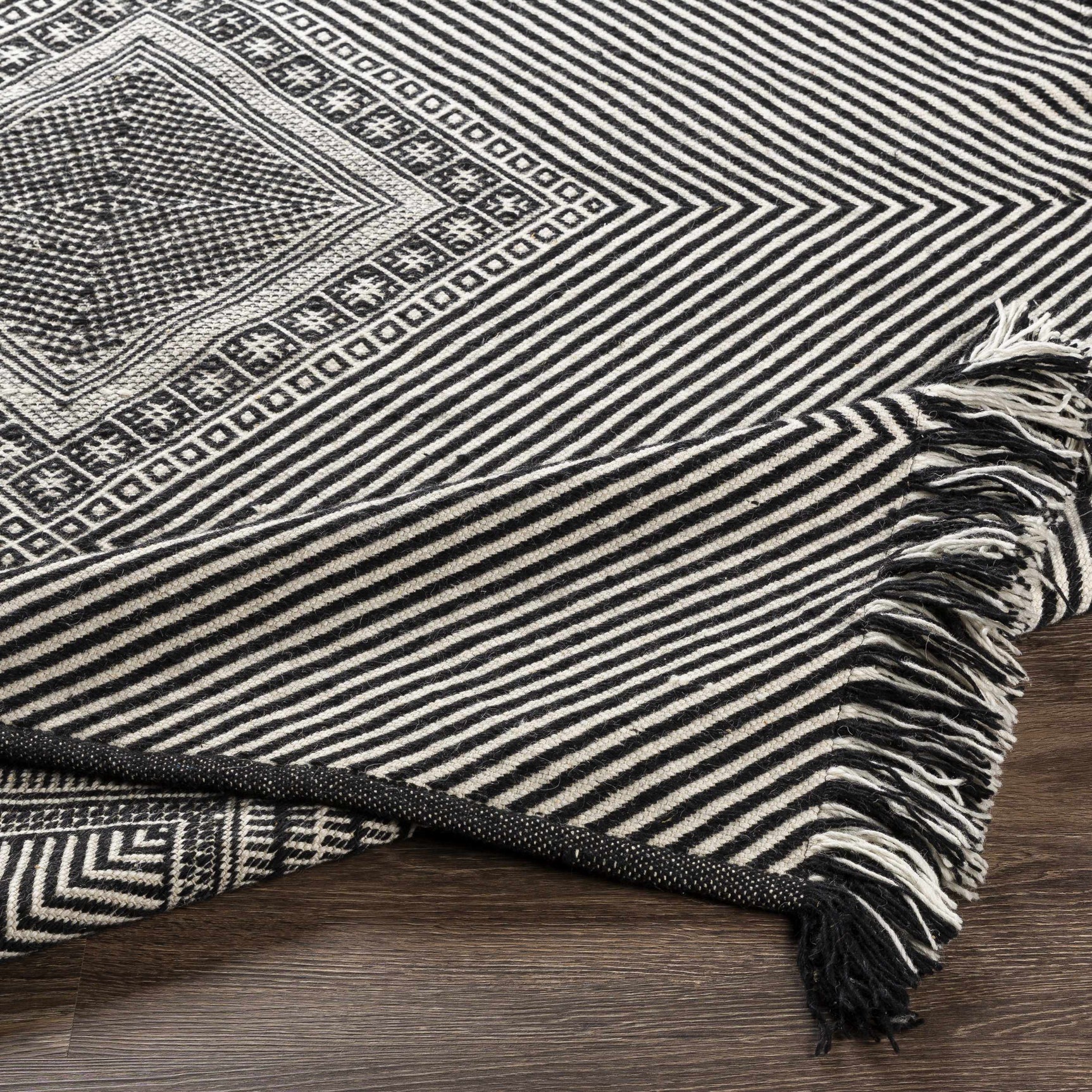 Eaglesham Black&White Flatweave Tassel Wool Rug - Clearance - Ornate Home