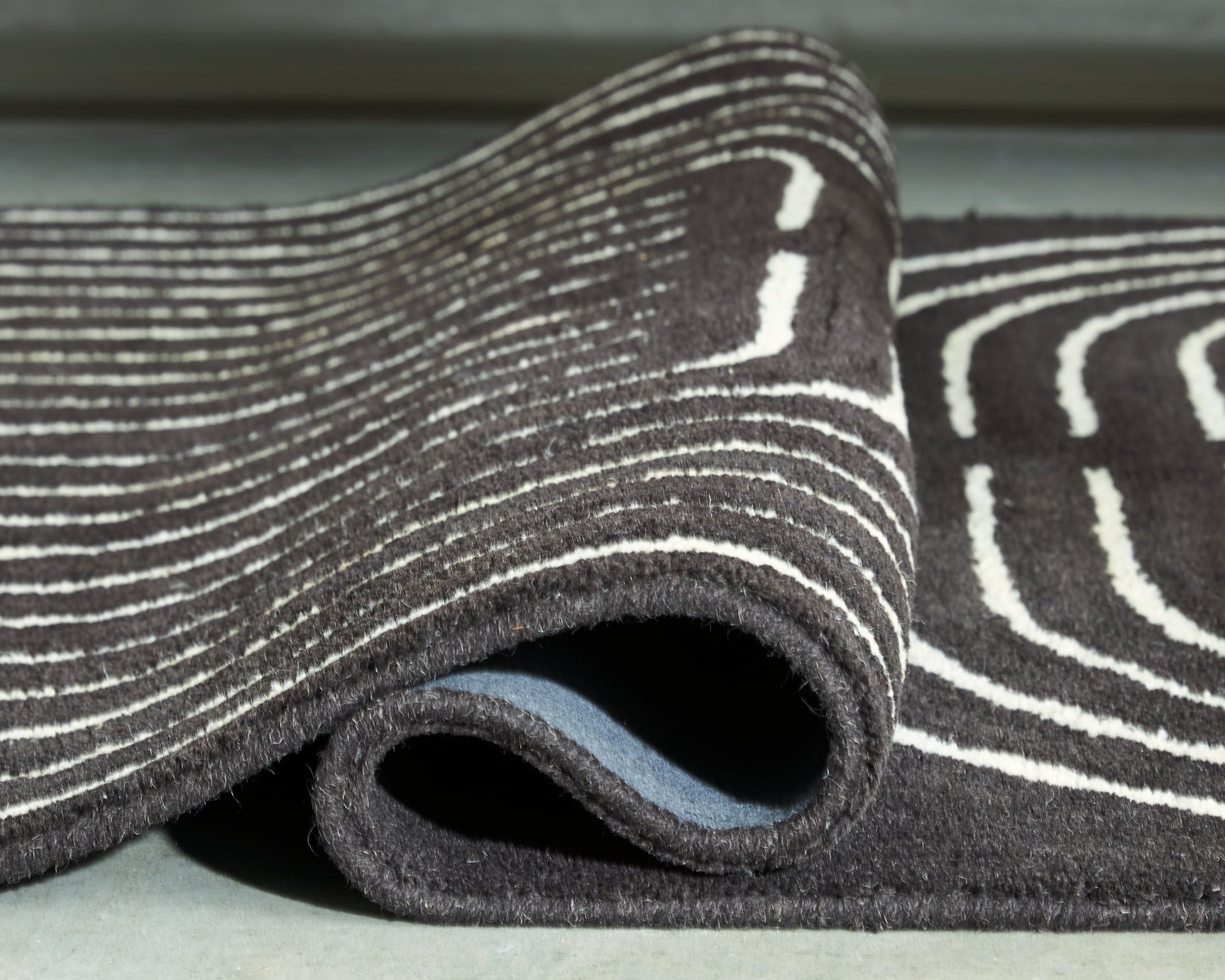 Eldonmore Black/Ivory Medium Rug (Online Special Price) - Ornate Home