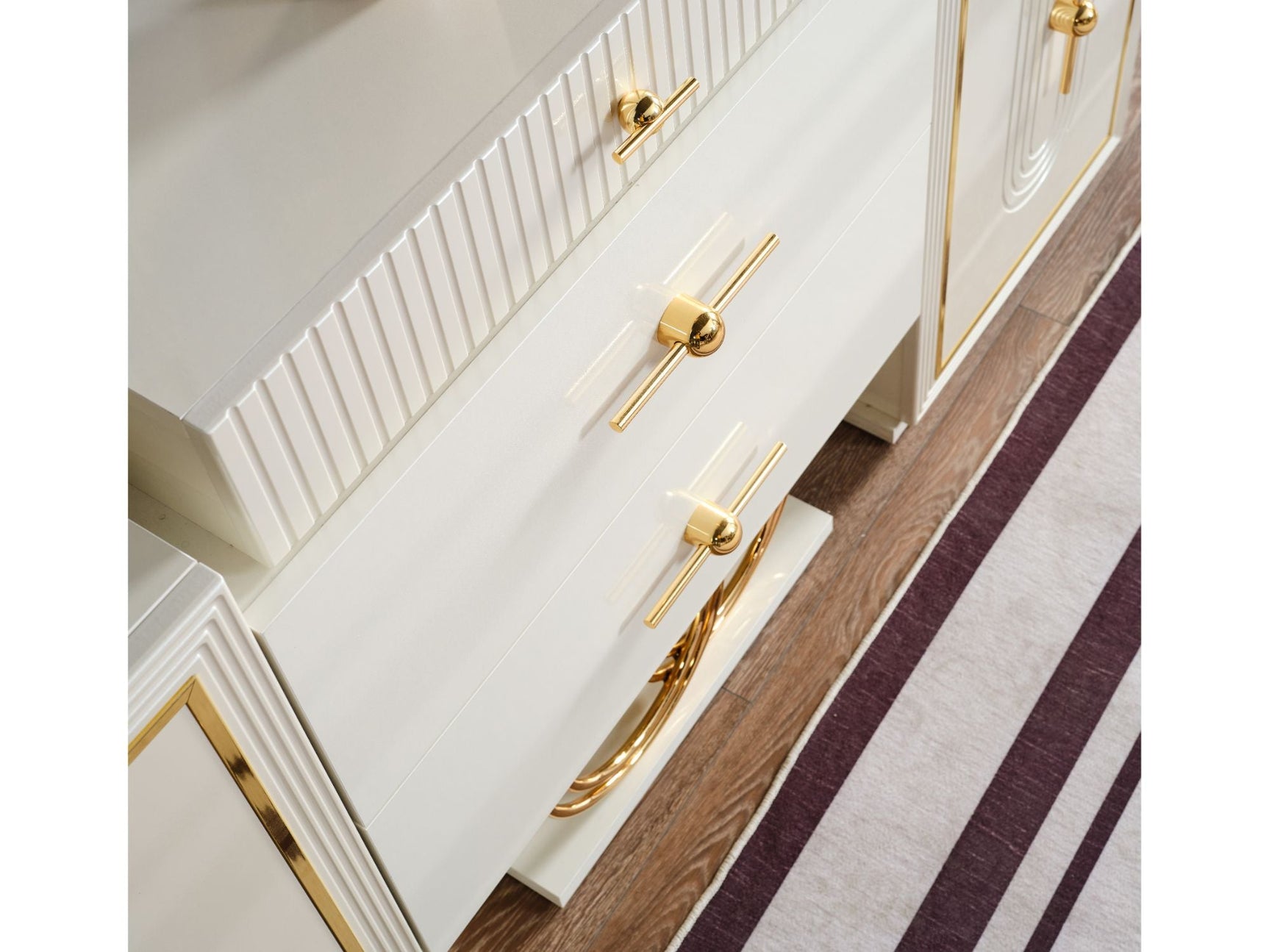 Marsel Cream Dining Room Consol With Mirror