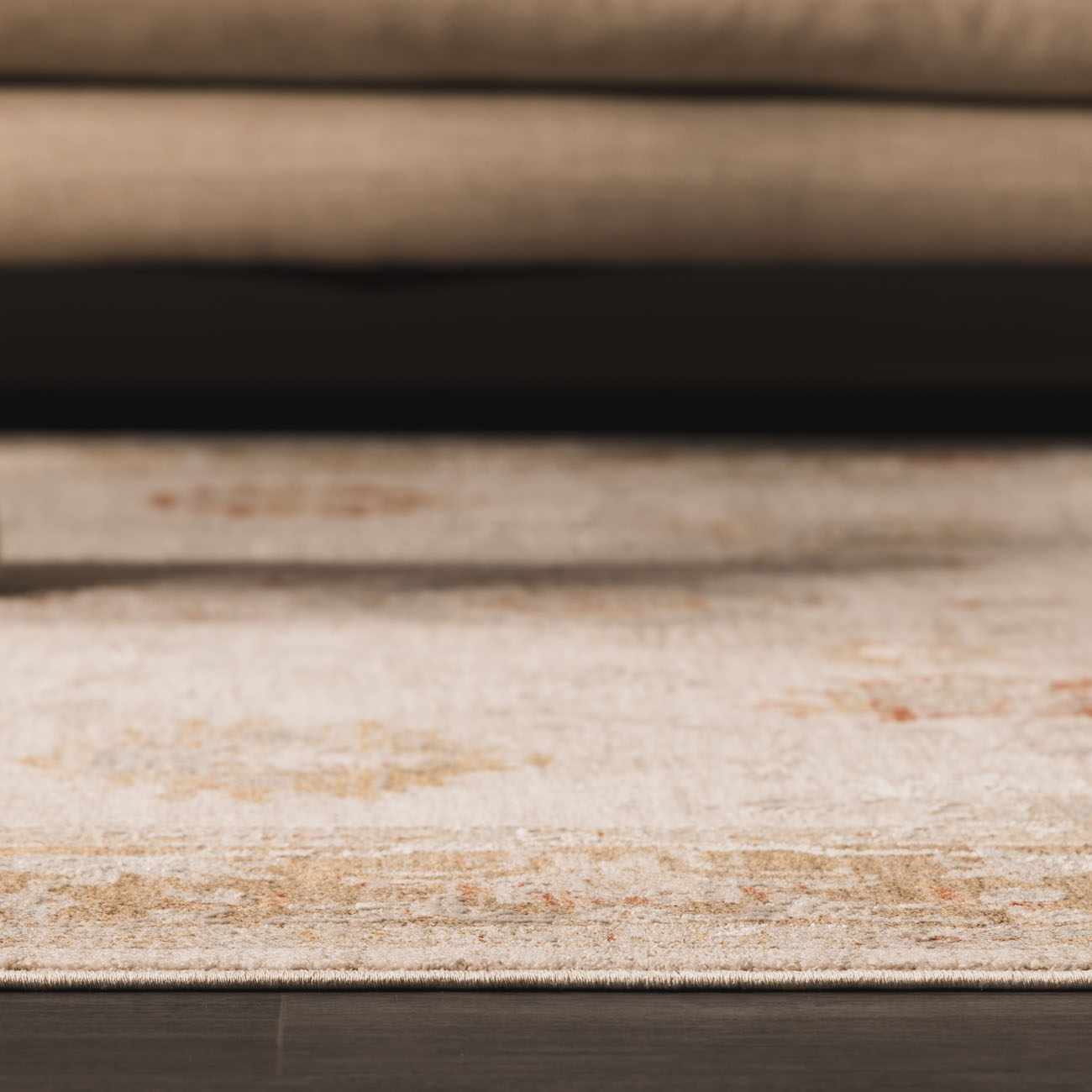 Elloree Traditional Thick Luxe Statement Rug - Clearance - Ornate Home