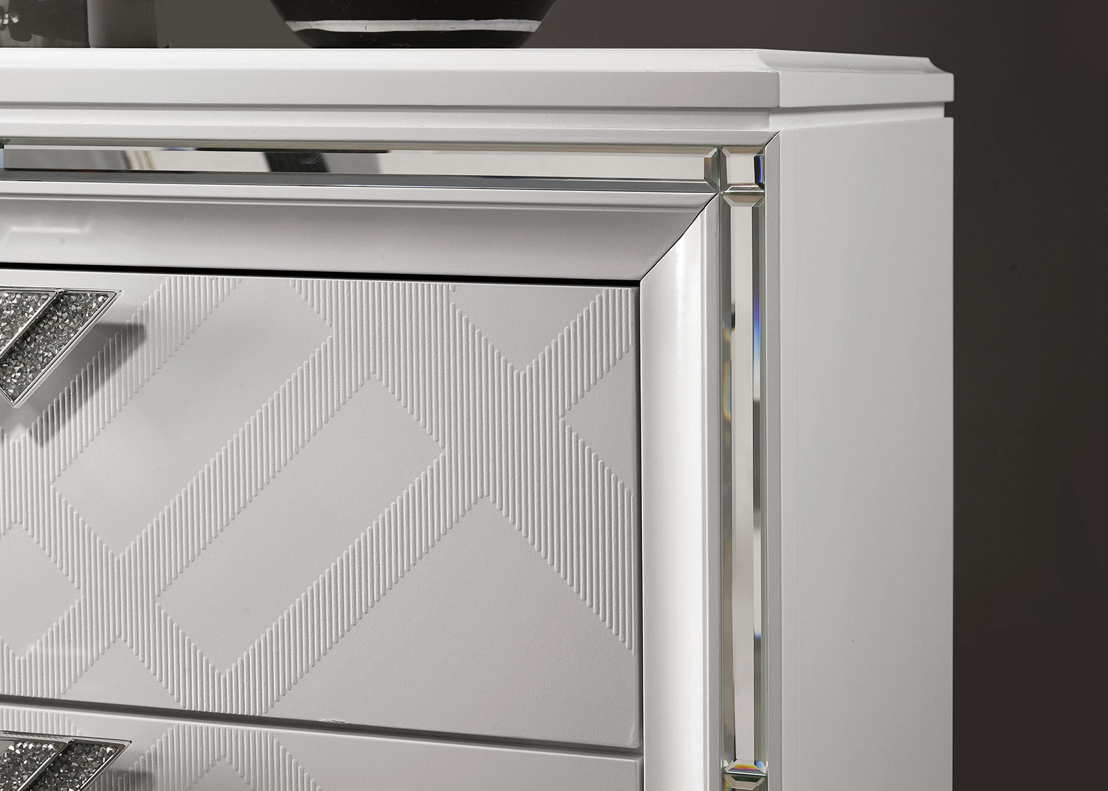 Emmeline White 4 Pc Queen Bedroom Set - Ornate Home