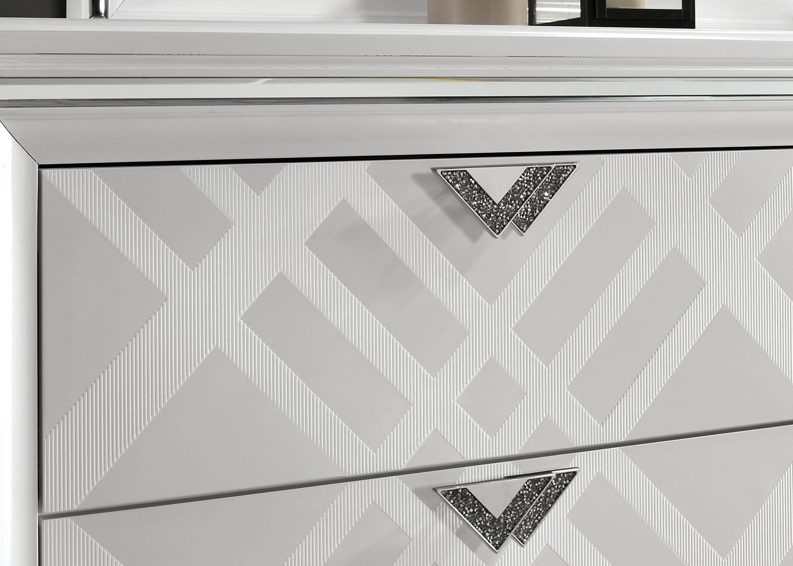 Emmeline White 4 Pc Queen Bedroom Set - Ornate Home