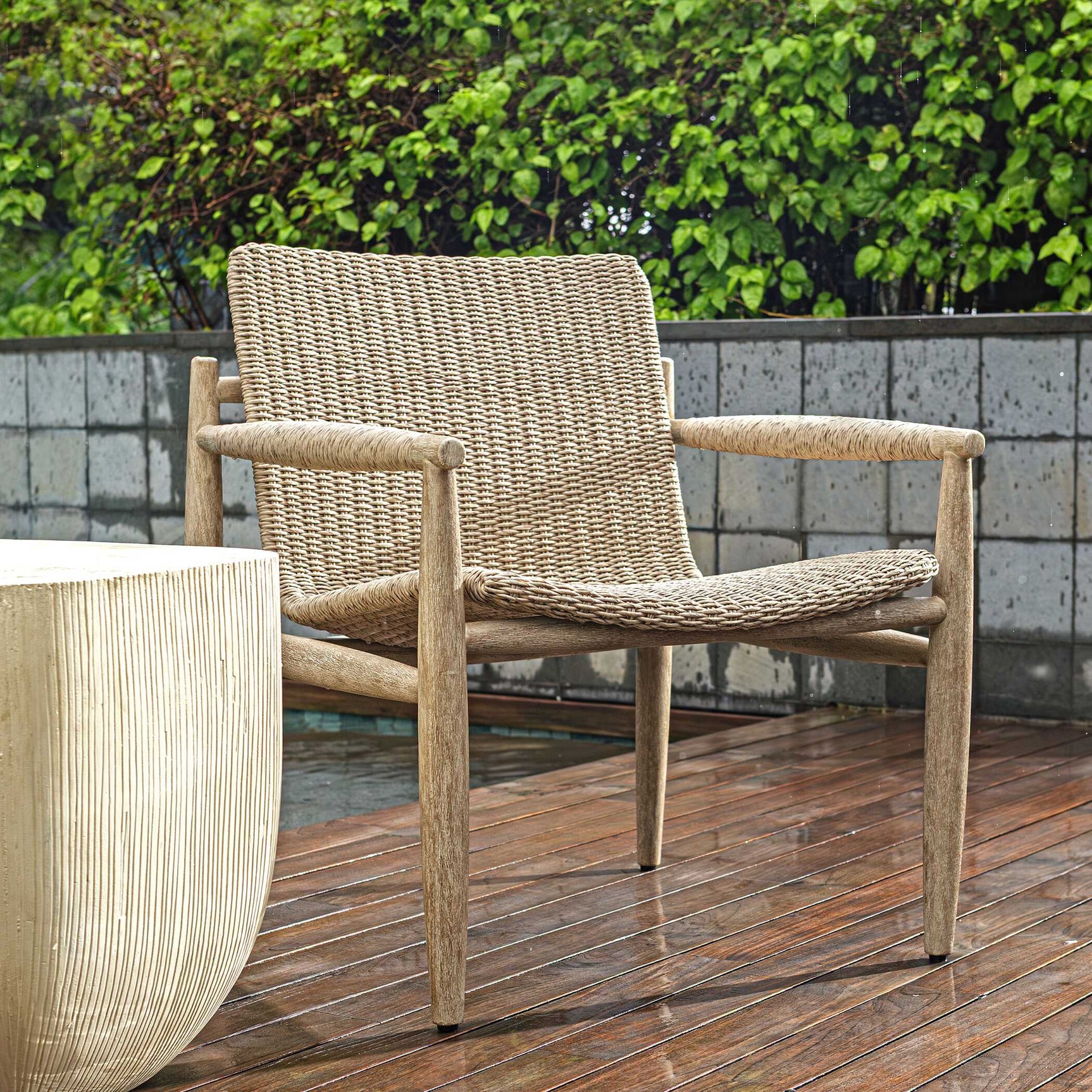 Sumba Gray Wicker Outdoor Lounge Chair