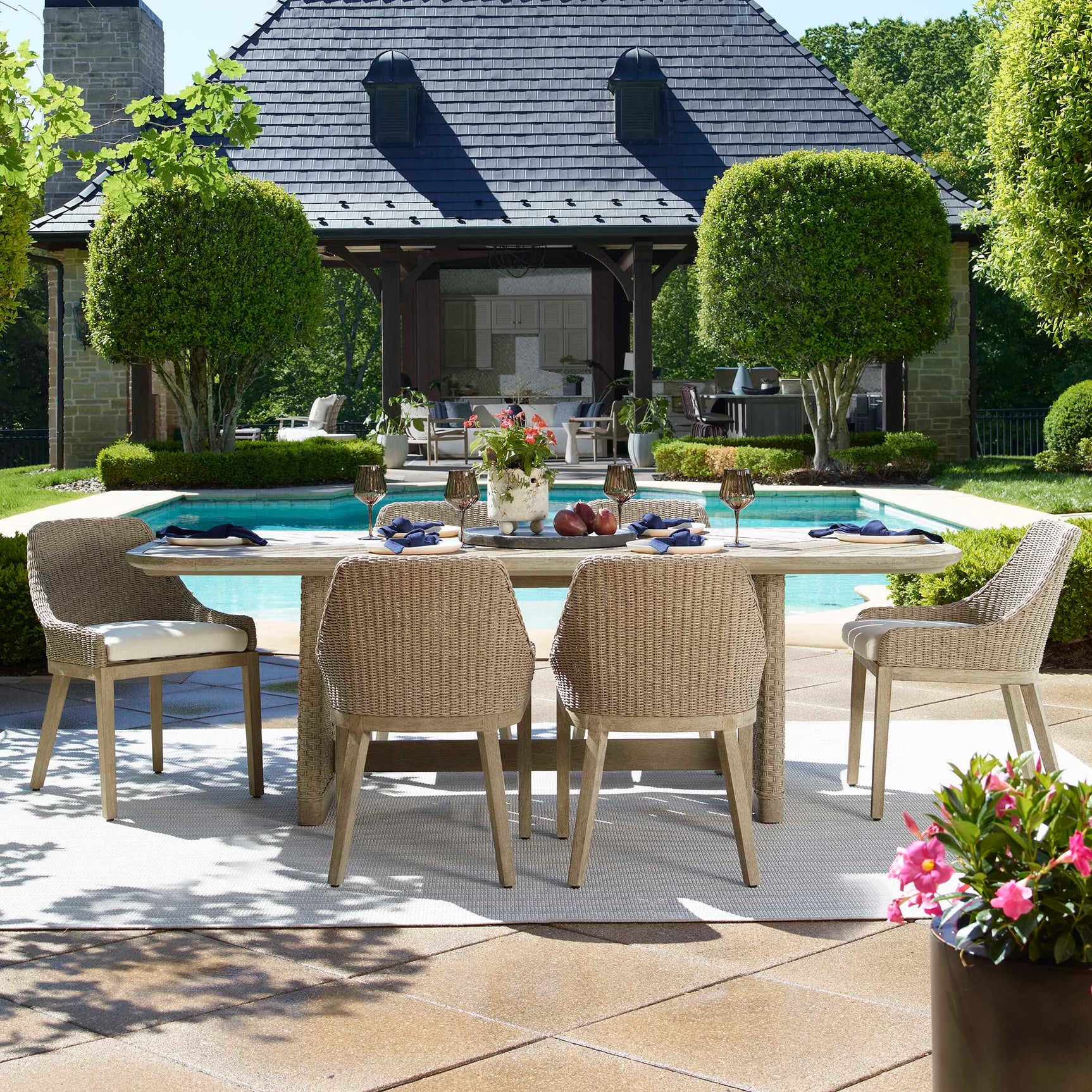 Harbor Brown/Woodtone Herringbone Indoor-Outdoor Dining Table