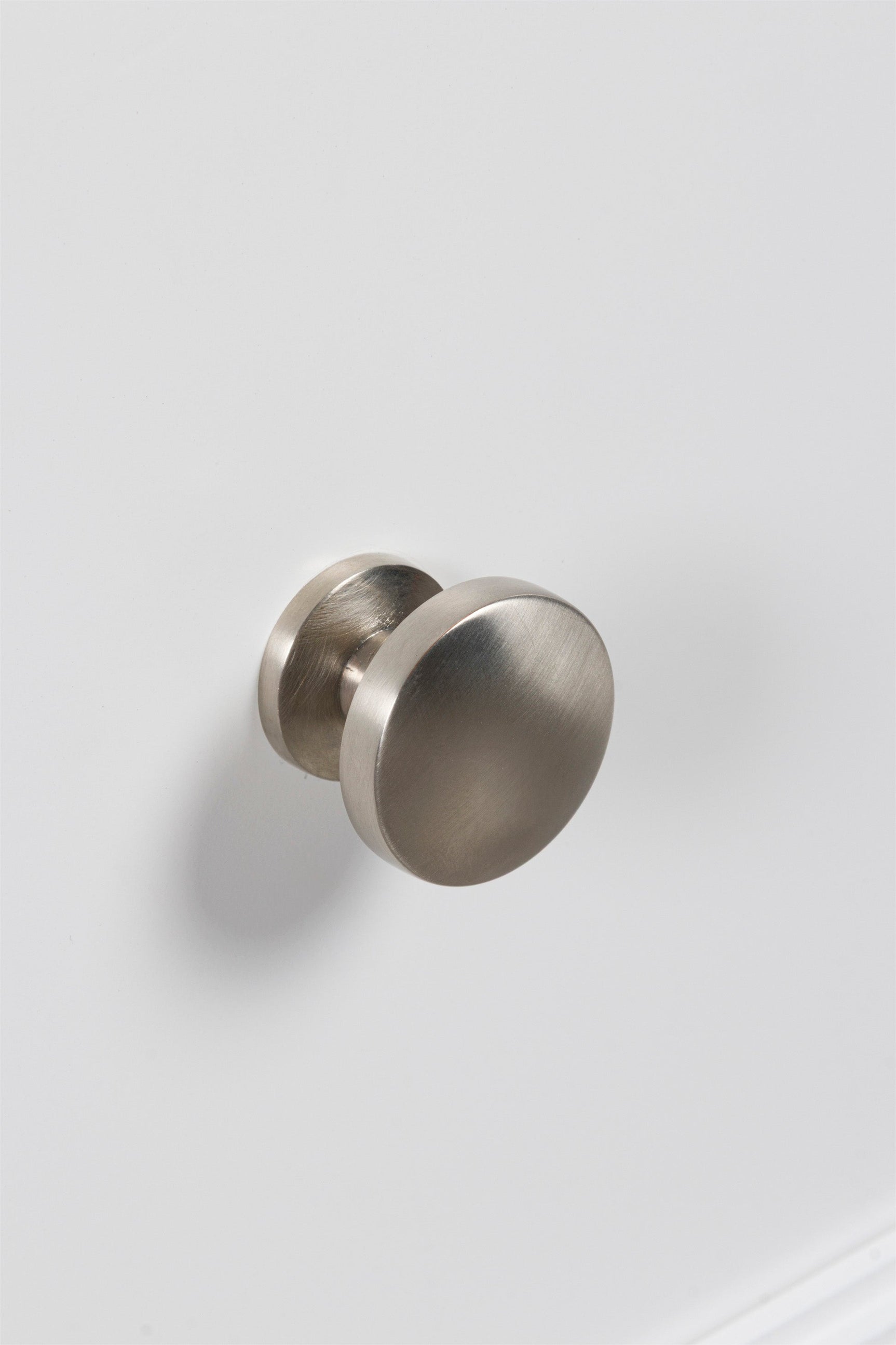 Fortman White Queen Panel 6-Piece Bedroom Set w/ 2 Nightstands - Ornate Home