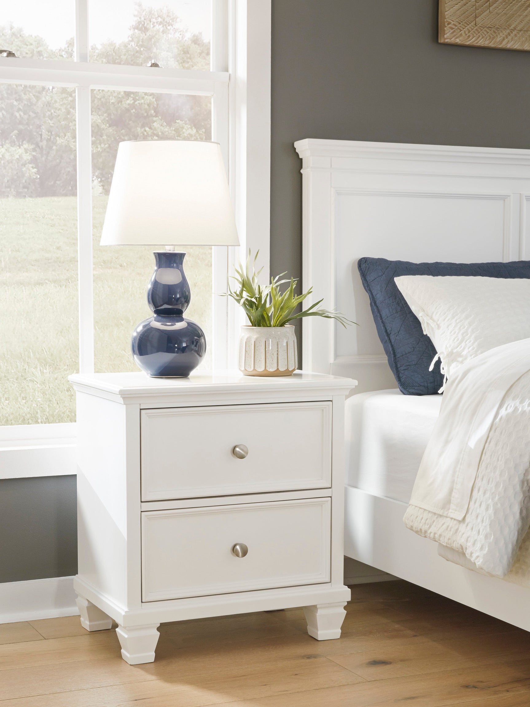 Fortman White Queen Panel 6-Piece Bedroom Set w/ 2 Nightstands - Ornate Home