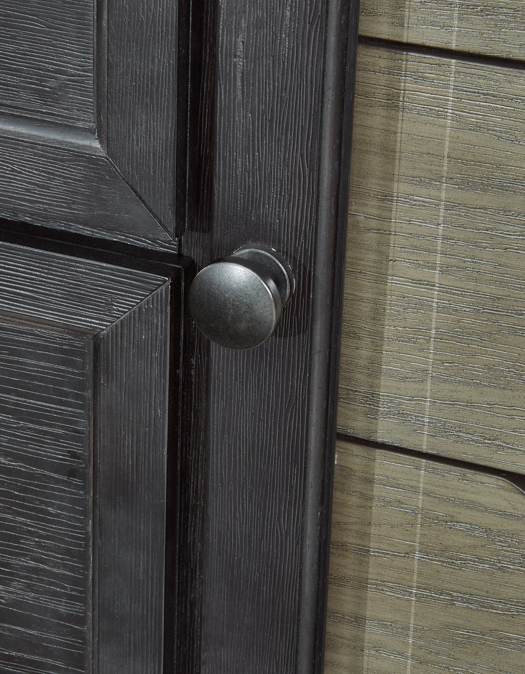 Foyland Black & Brown Dresser - Ornate Home