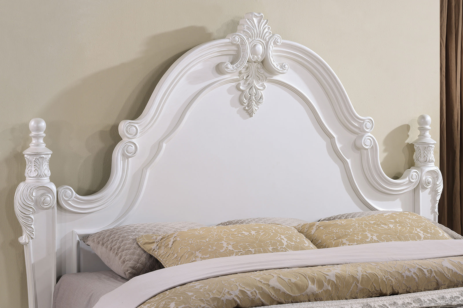Francione White 5 Pc. Queen Bedroom Set w/ Chest - Ornate Home