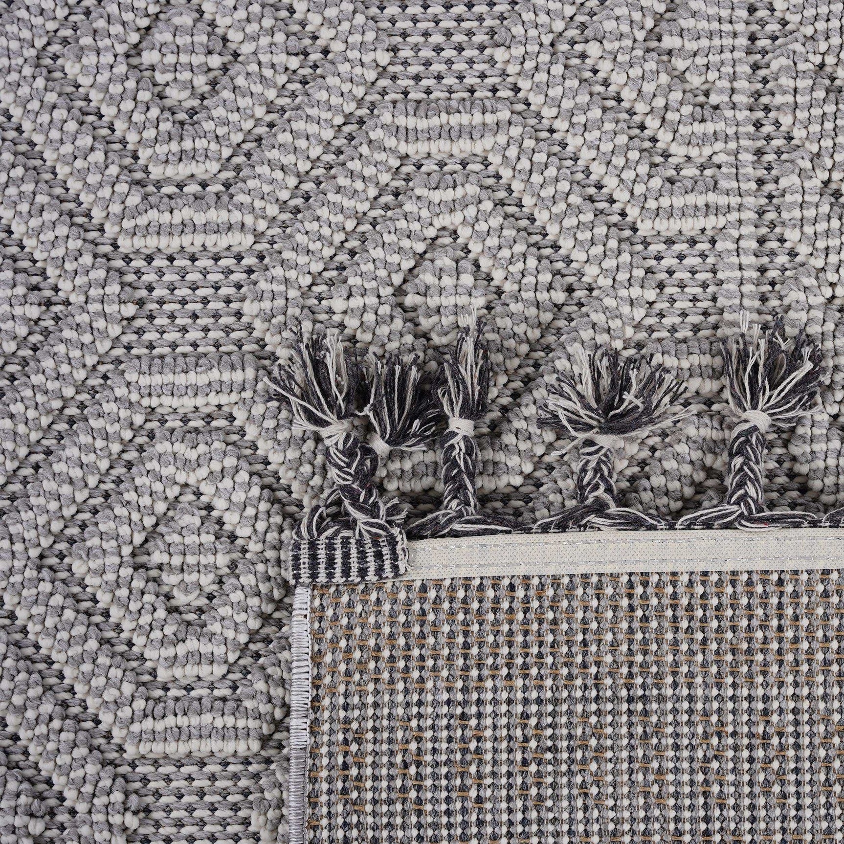 Guros Stylish Indoor Area Rug 5' x 7' - Ornate Home