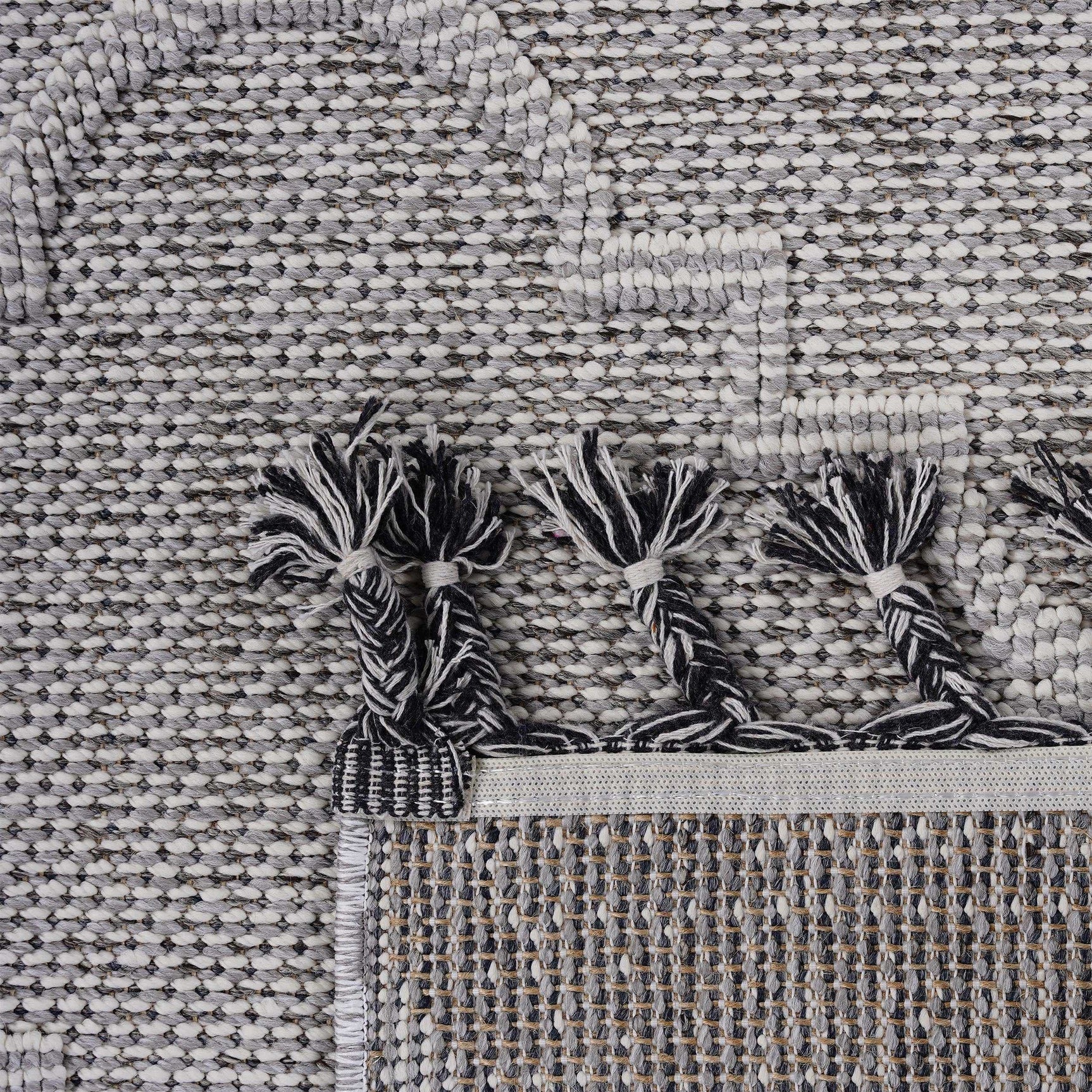 Guros Stylish Indoor Area Rug 5' x 7' - Ornate Home