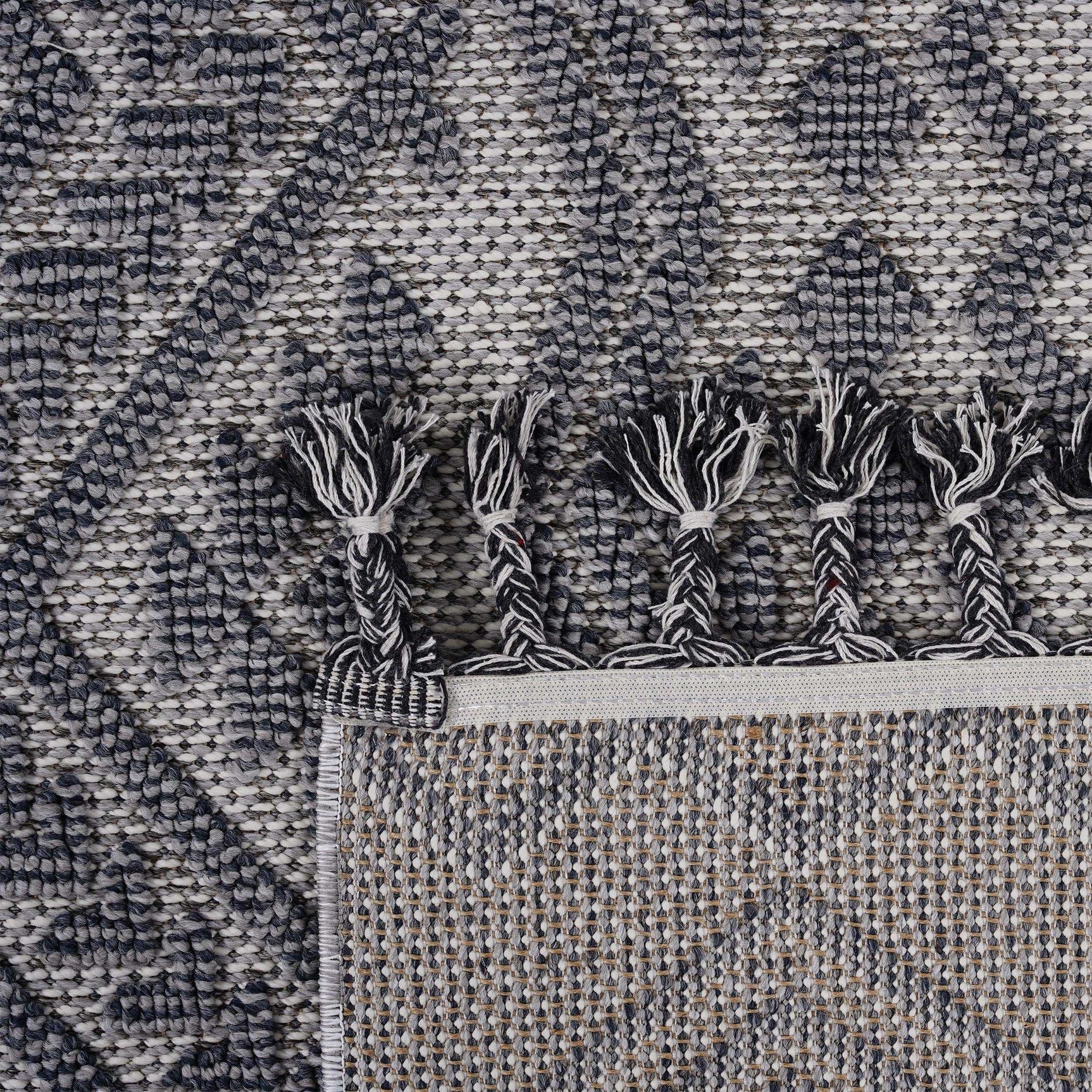 Guros Stylish Indoor Area Rug 5' x 7' - Ornate Home