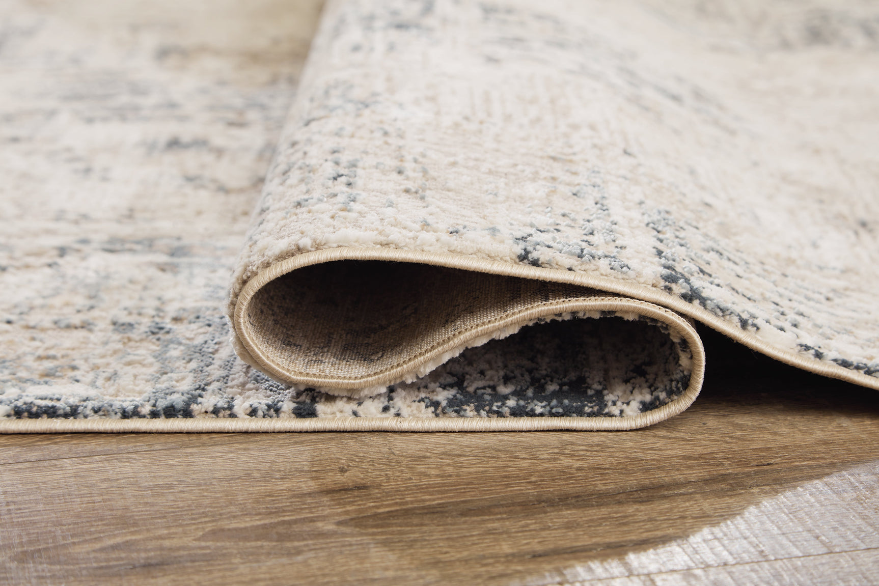 Gentor Blue/Ivory 5' x 7' Rug - Ornate Home