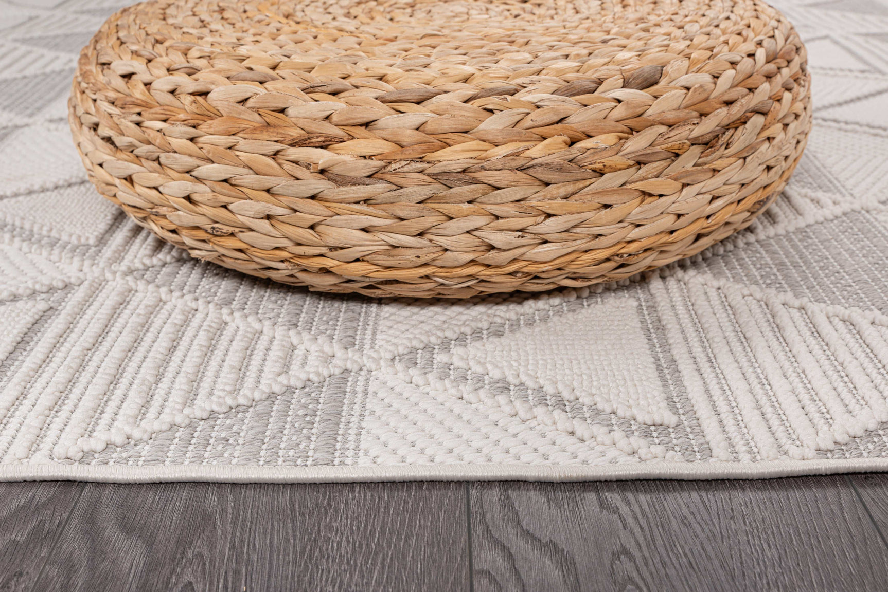 Goya Woven Non-Slip Geometric Triangle Pattern Indoor Area Rug - Ornate Home