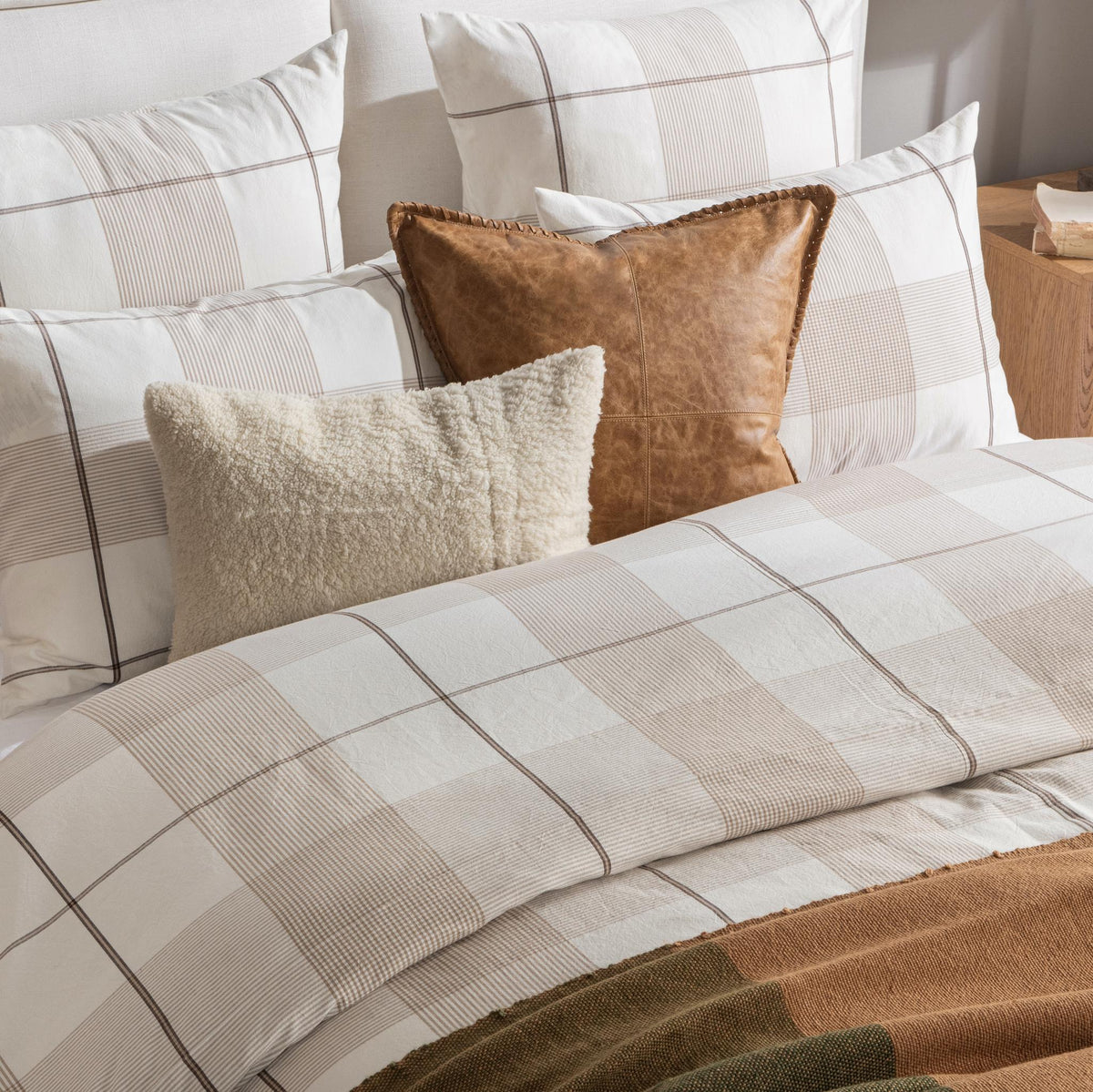 Hanson Ivory/Toffee Brown King Duvet Set