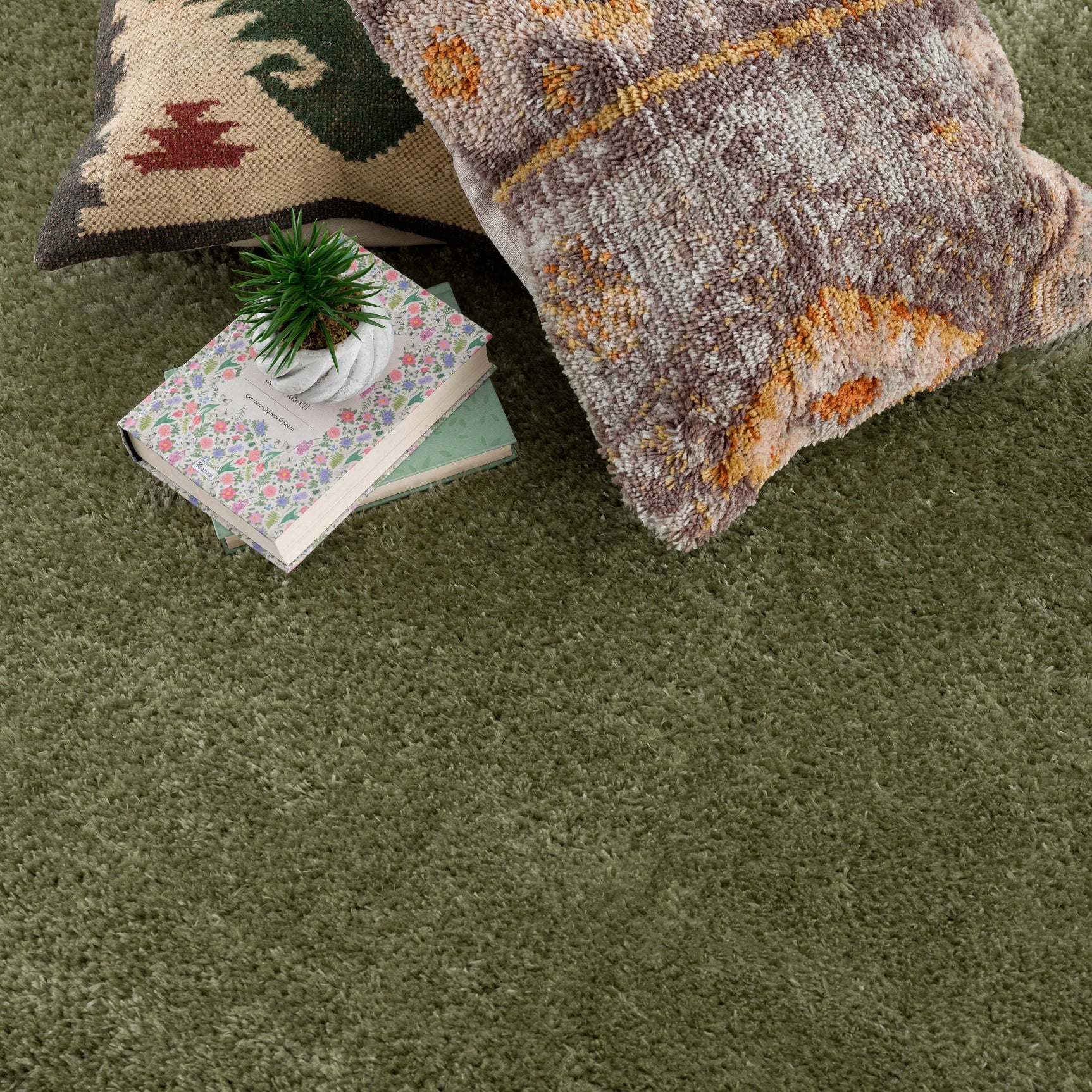 Heavenly Solid Green Plush Rug - Clearance - Ornate Home