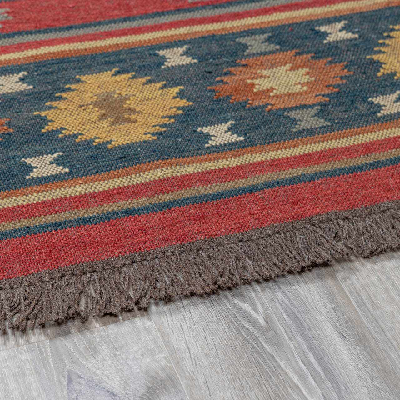 Hedon Wool Area Rug - Ornate Home