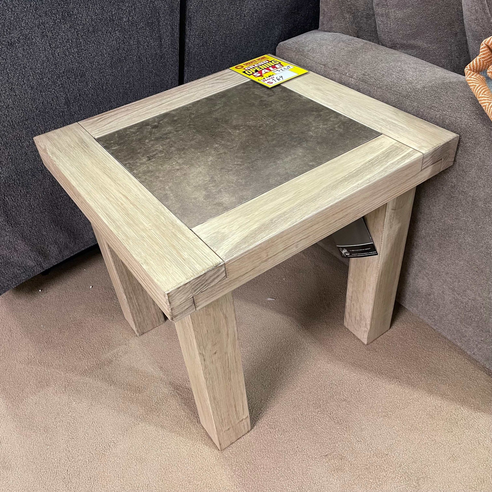 Hennington End Table - Ornate Home