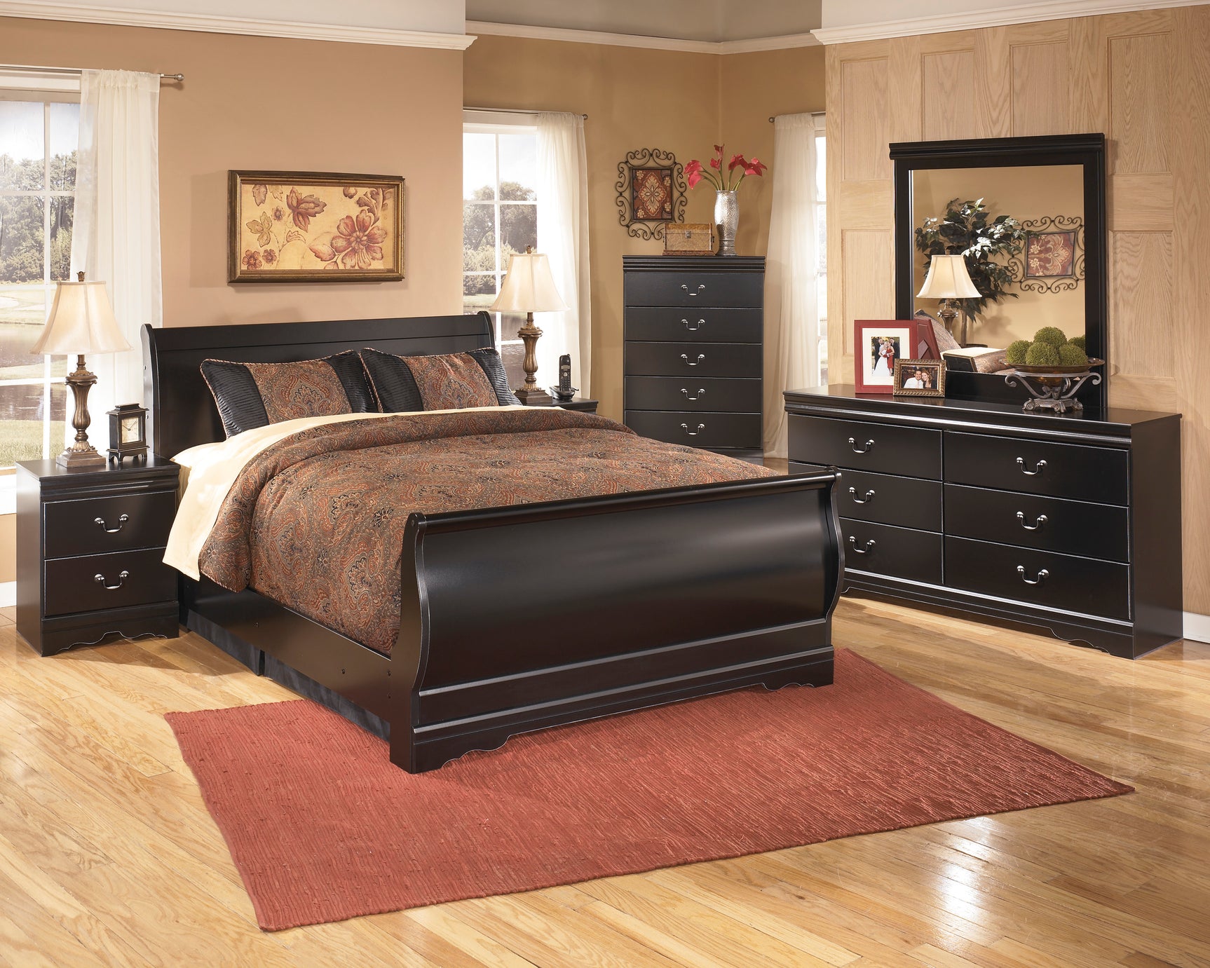 Huey Vineyard Black Queen Sleigh Bedroom Set with Chest and Nightstand - Ornate Home
