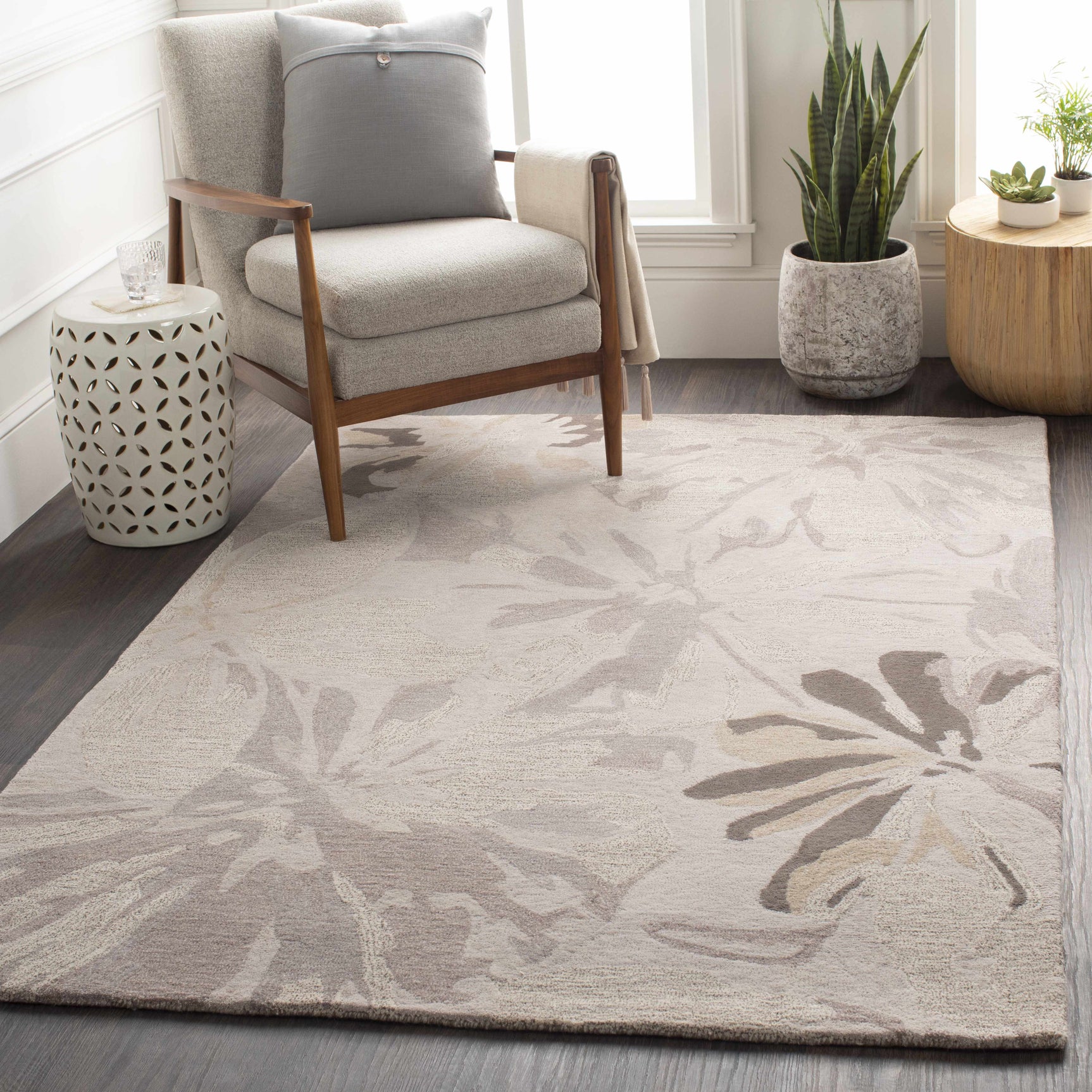Ilfeld Athena Gray Floral Wool Rug - Ornate Home