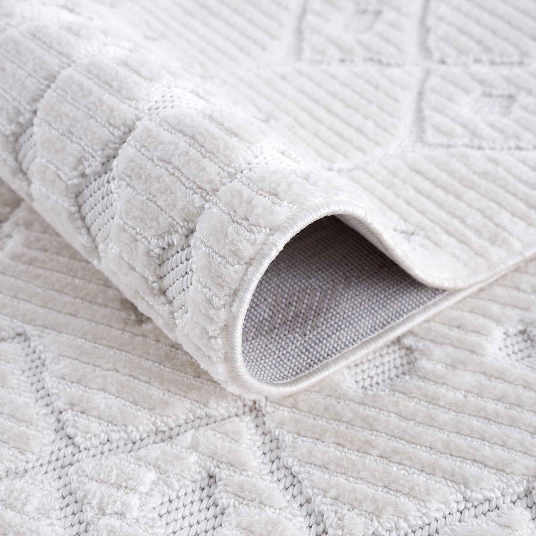 Ivory Beil 3D Fringe Area Rug - Clearance - Ornate Home