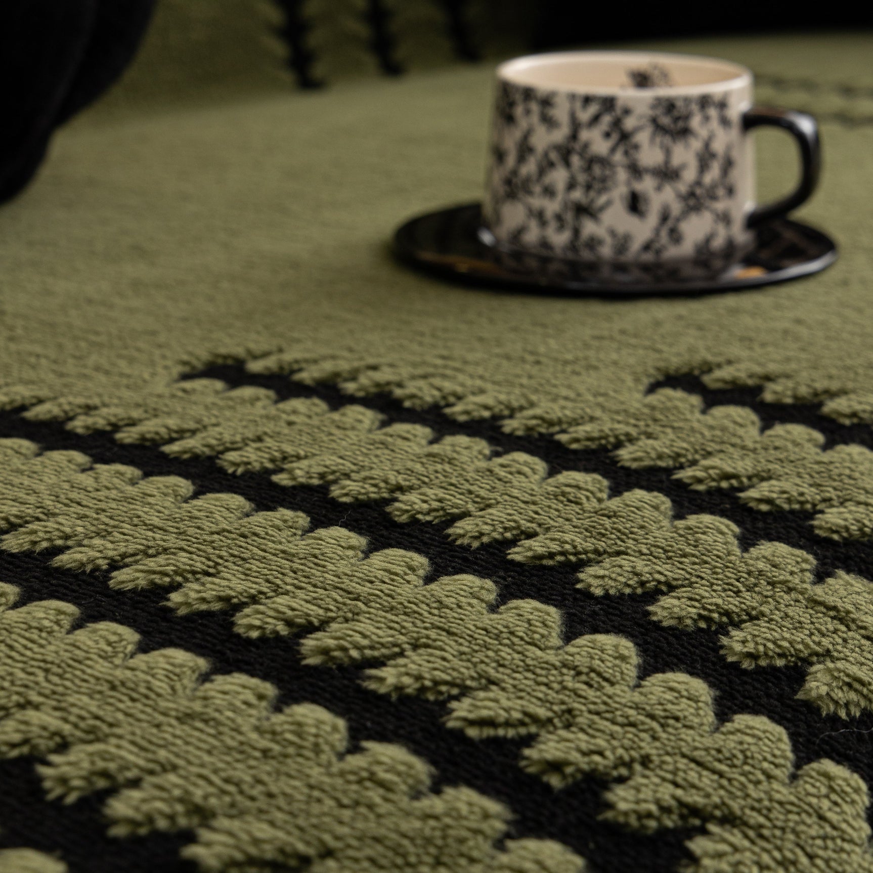 Jacquard Fleece Throw Blanket for Couch Plush Fuzzy Cozy Soft Blankets and Throws for Sofa - Ornate Home