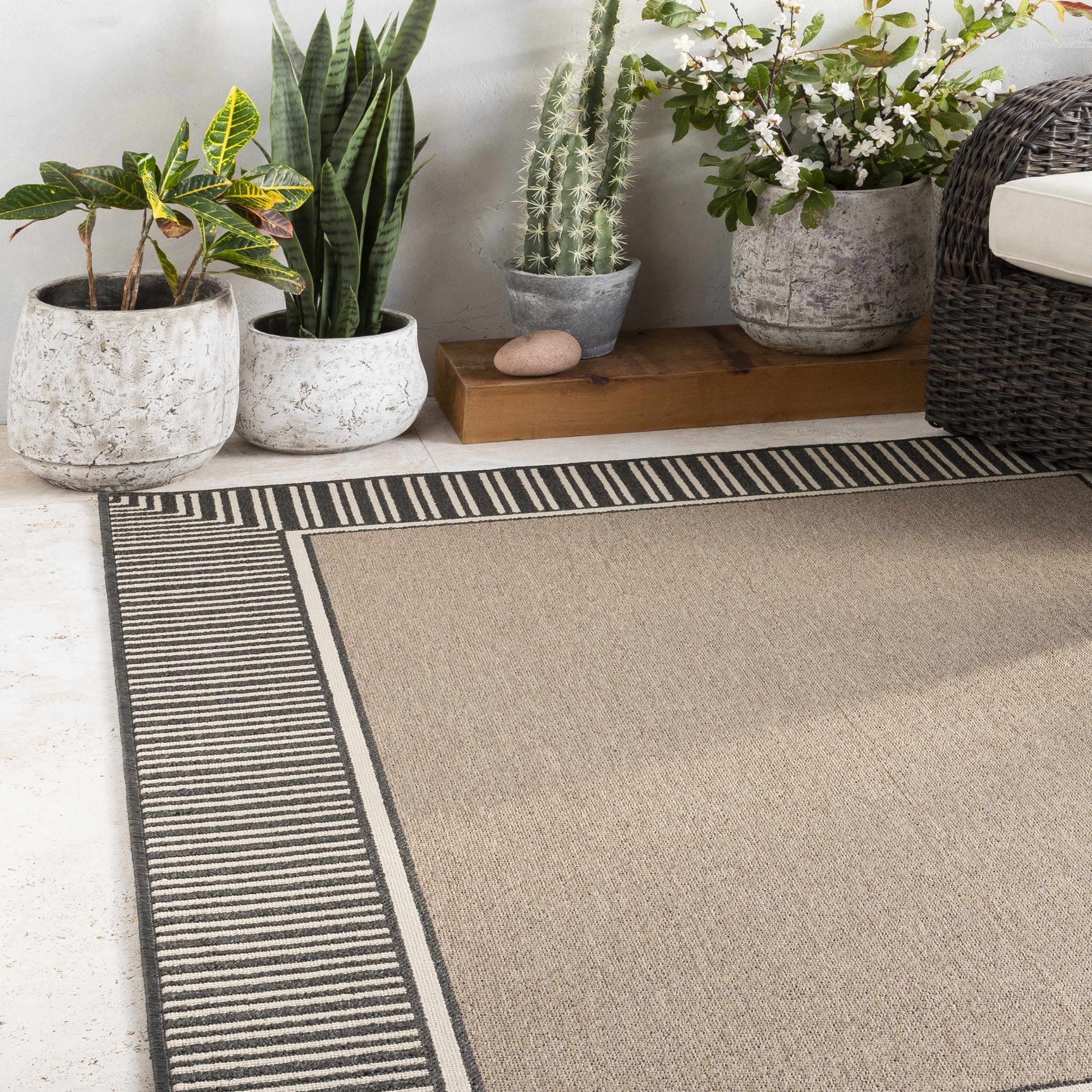 Janamuato White Geometric Cement Planter - Ornate Home